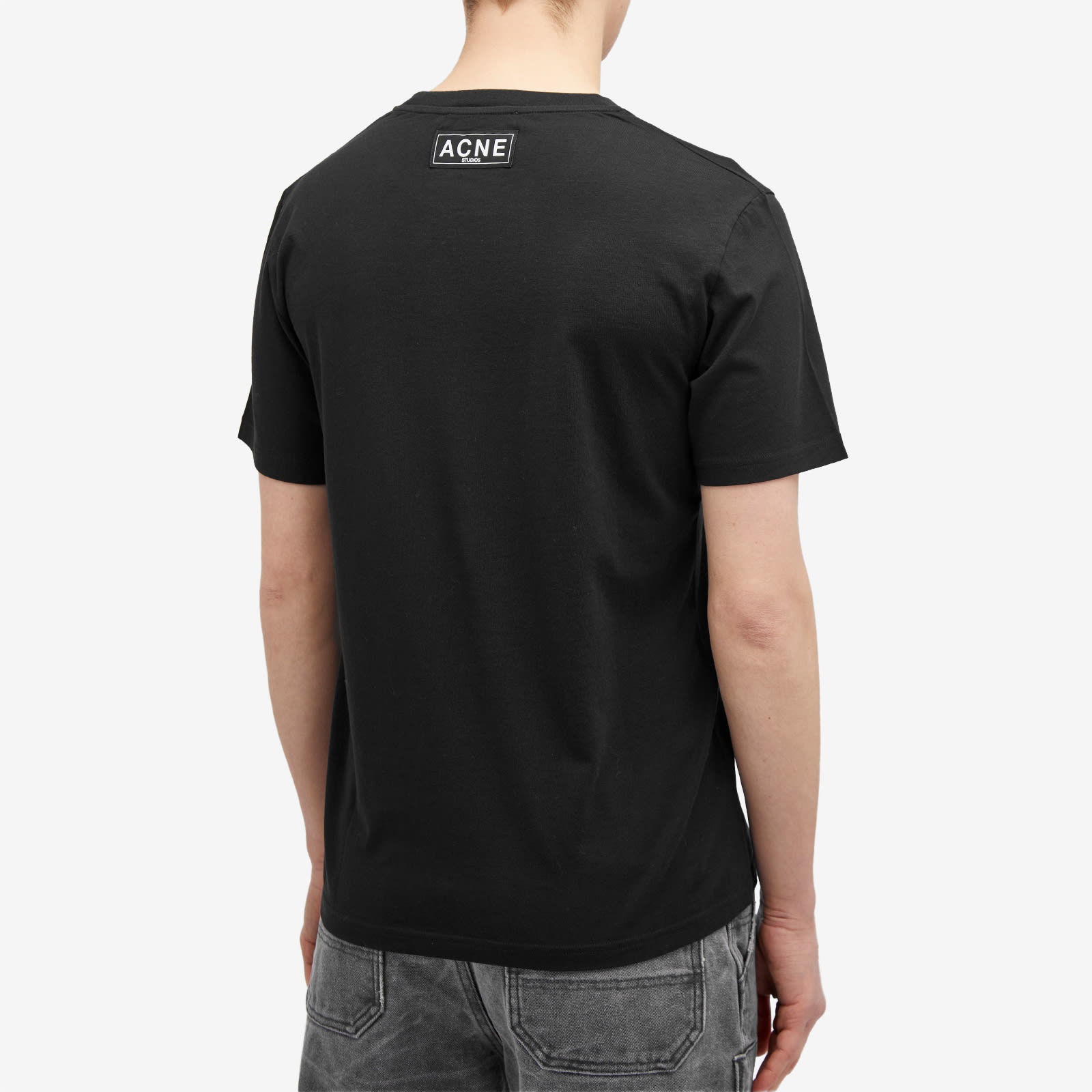 Acne StudiosアクネストゥディオスEverest Logogram Tee Tシャツ ACNE STUDIOS ロゴ Vネック EVEREST SPORTS 半袖 Tシャツ (Acne