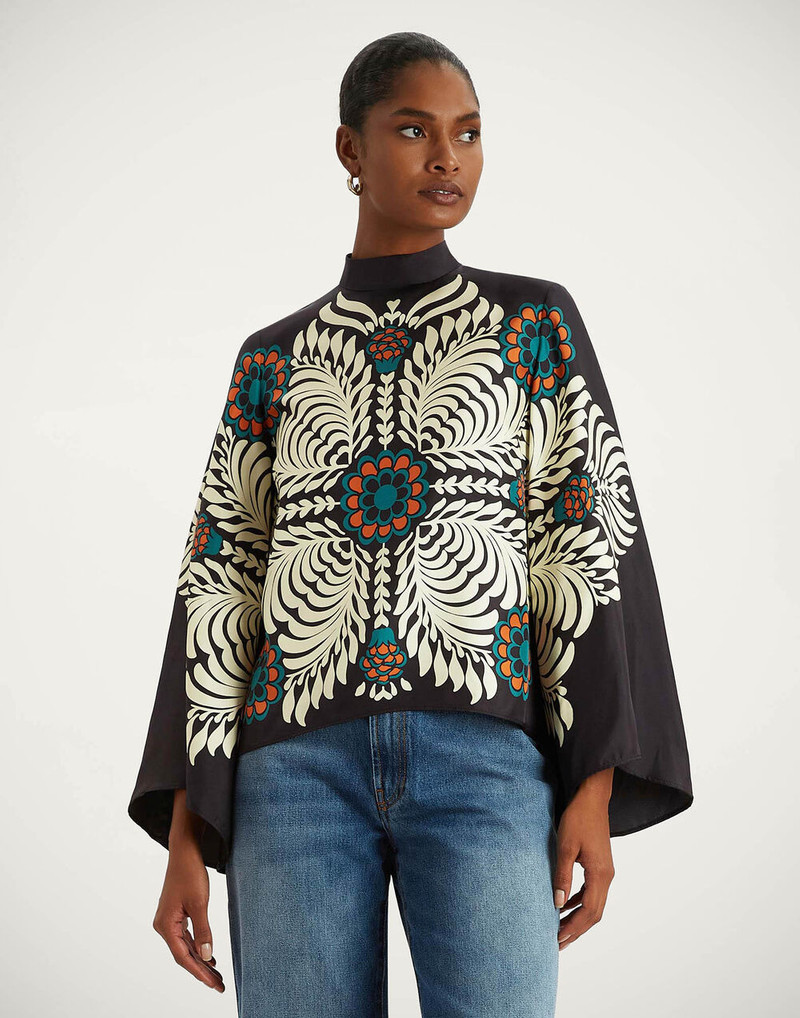 La DoubleJ Make An Exit Top outlook