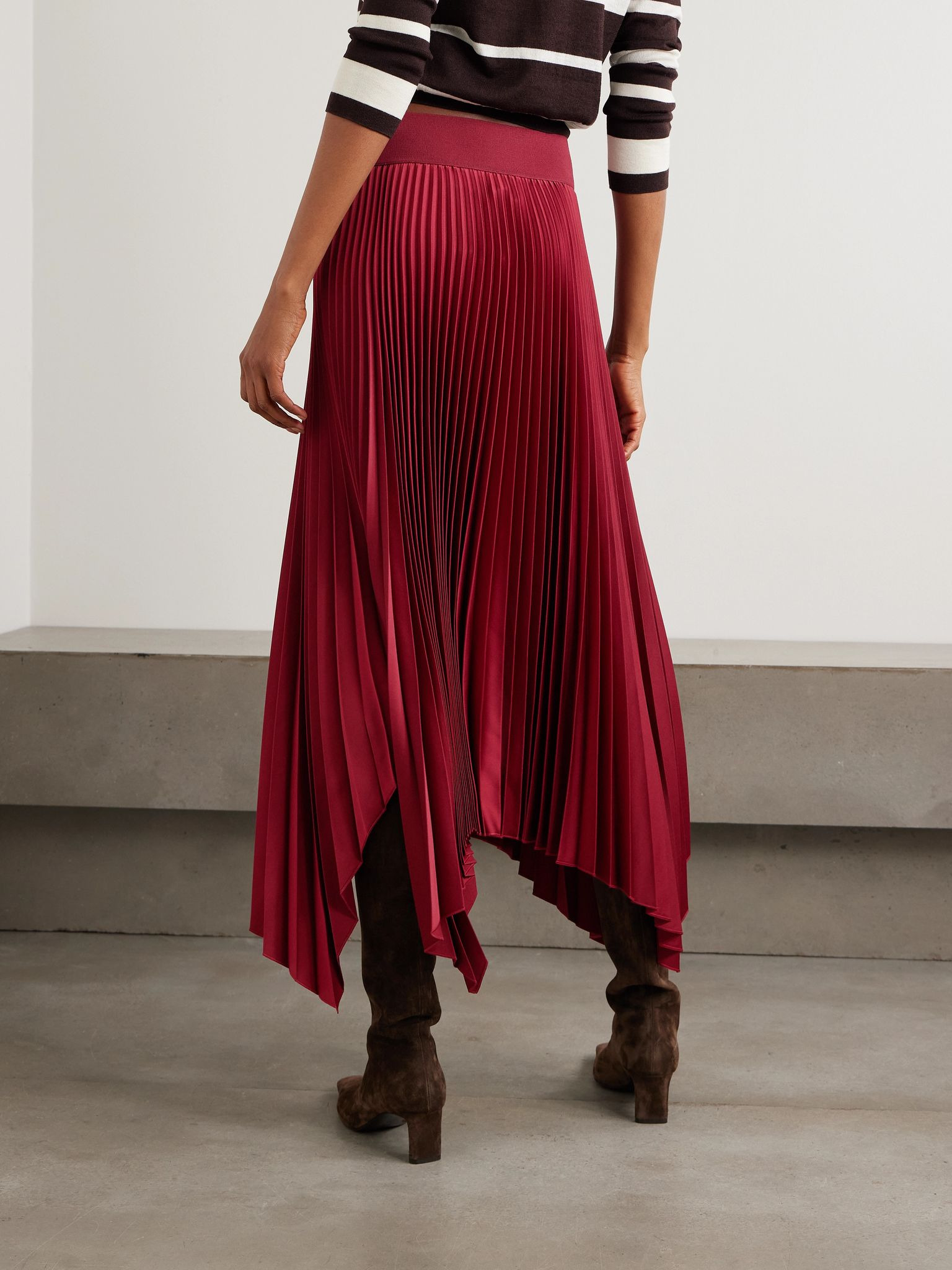 Ade asymmetric recycled plissé-crepe midi skirt Red - 3