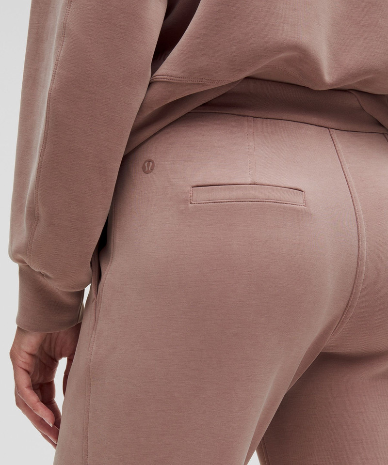 Softstreme Pintuck Mid-Rise Pant *Short 6