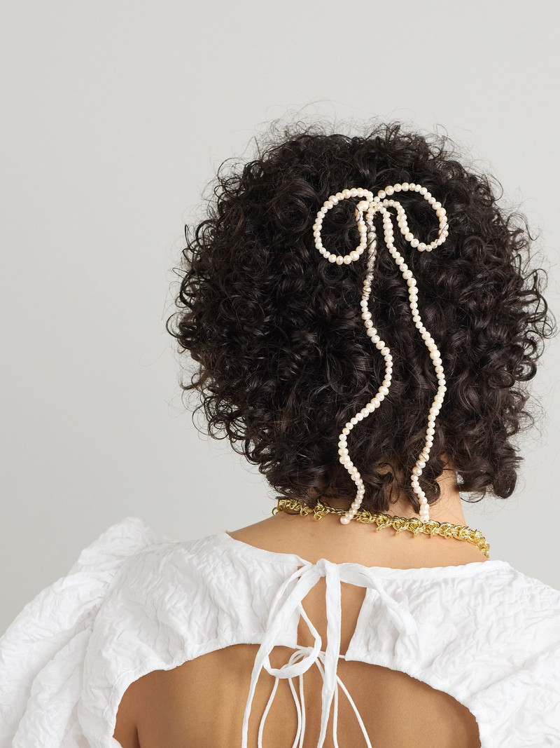 Completedworks Gold-plated pearl hair comb White outlook