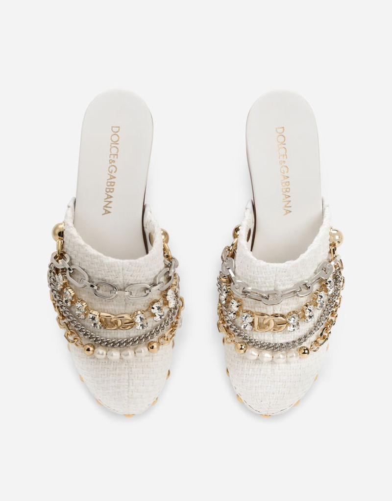 Raffia clogs 와 bejeweled chain 4