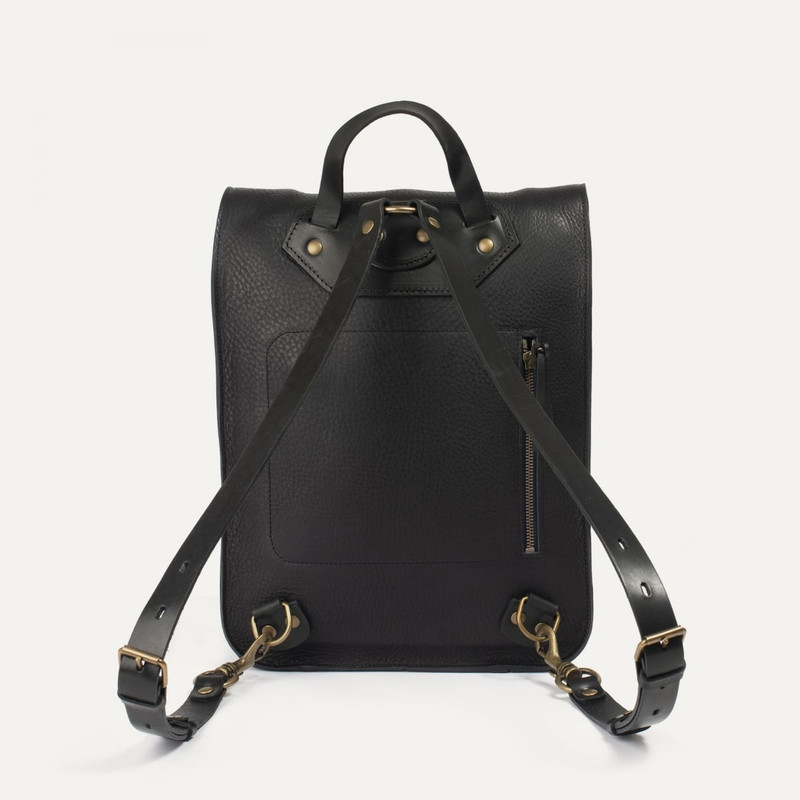 PUNCHO BACKPACK - BLACK 3