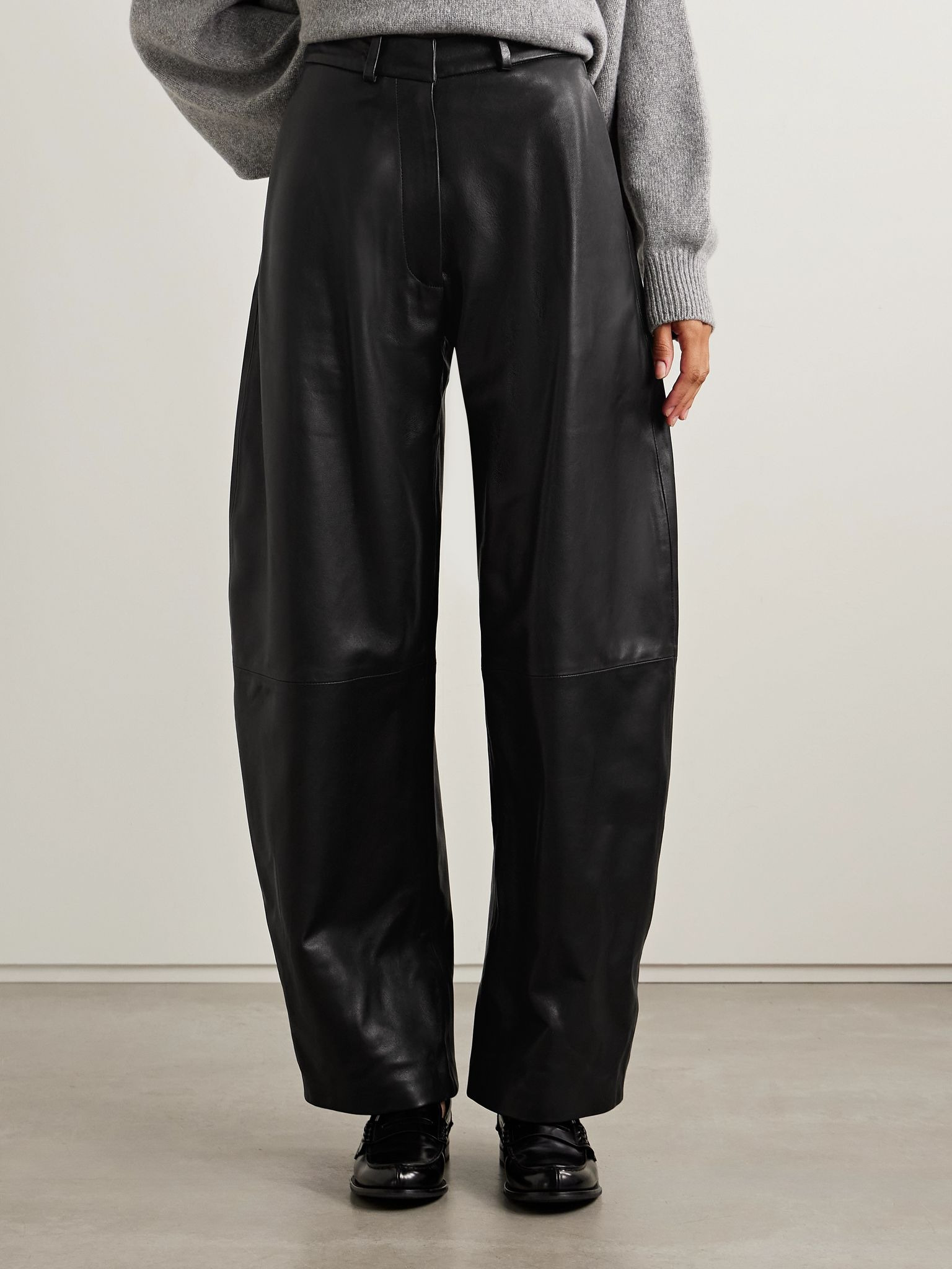 Leather barrel-leg pants Black - 3