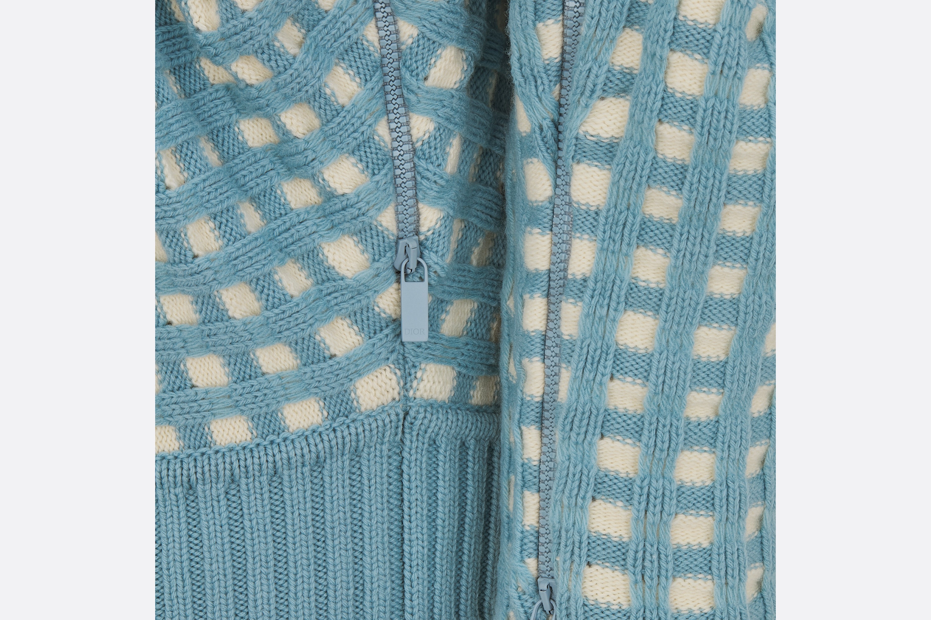 Round-Neck Sweater - 3