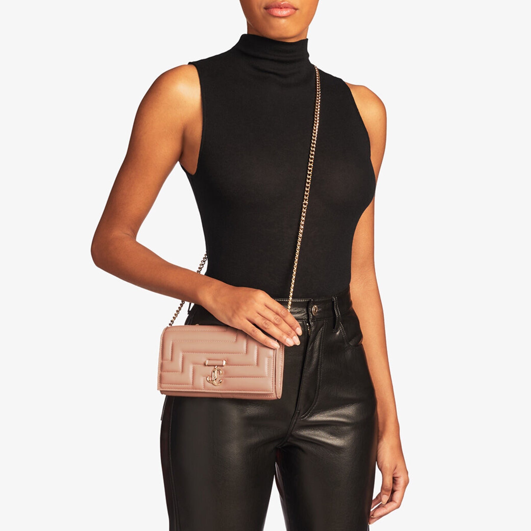 Varenne Avenue Wallet W/Chain
Ballet Pink Quilted Nappa Leather Wallet with Chain - 4