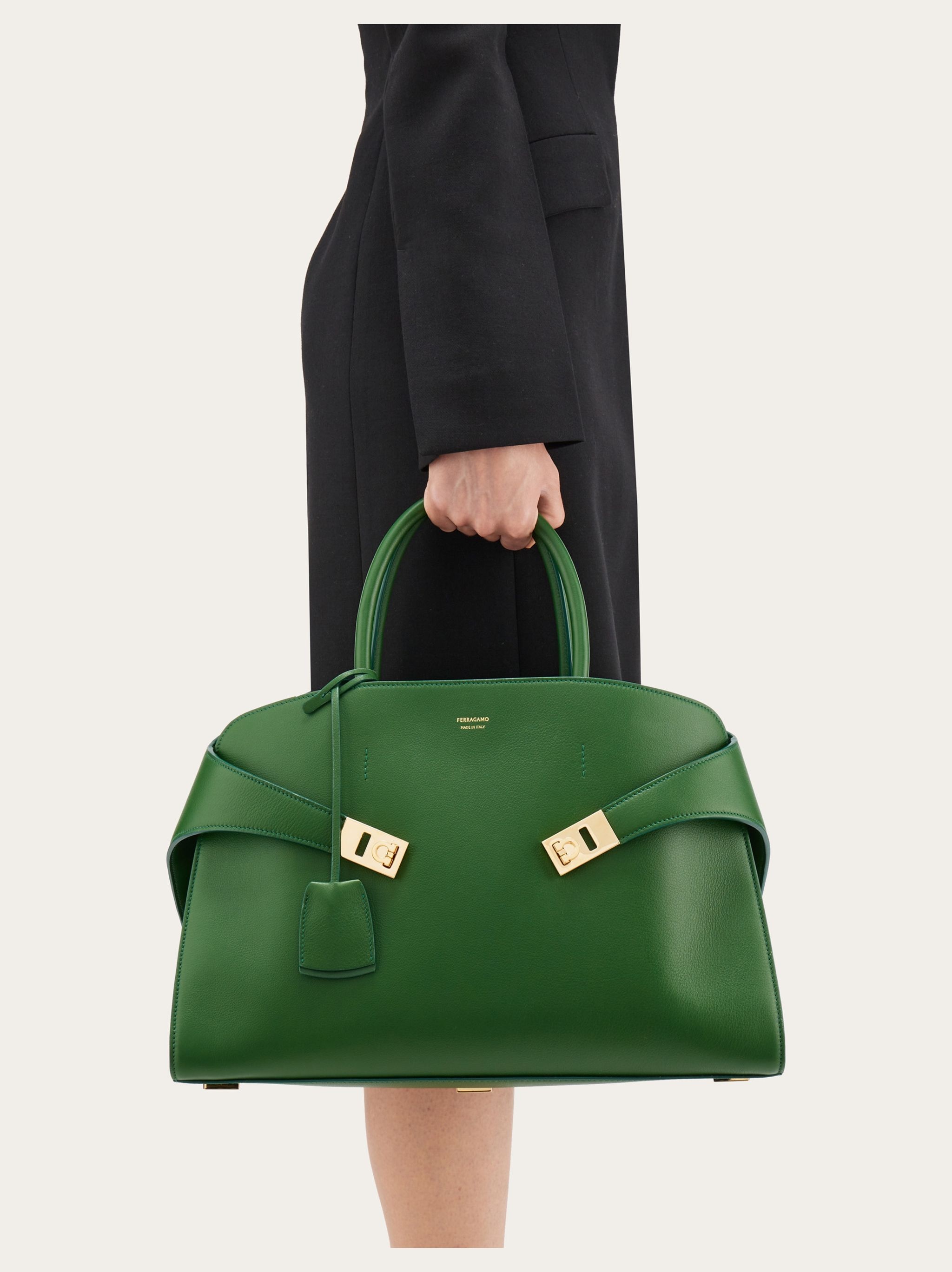 Hug handbag (M) - 2