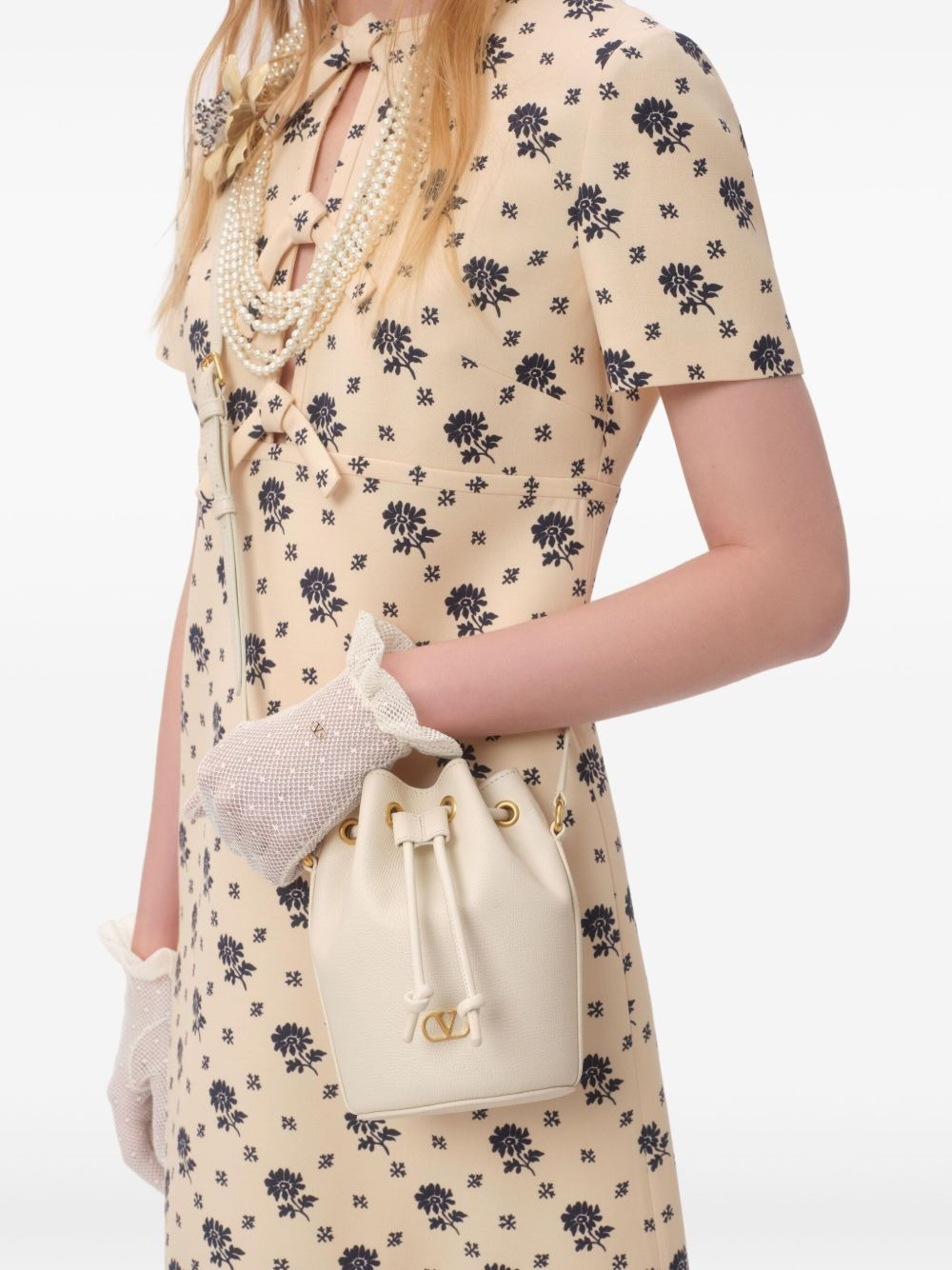 mini VLogo Signature bucket bag - 3