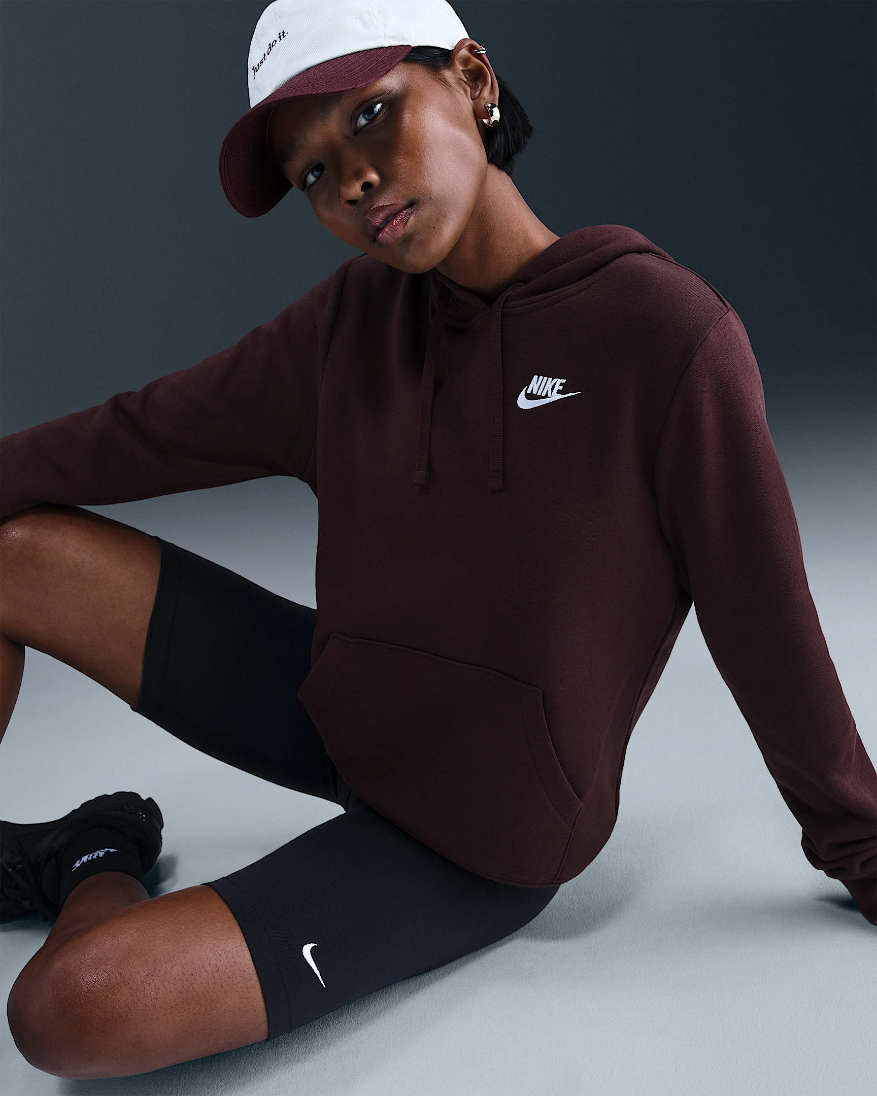 Nike Sportswear Club Fleece Women's Pullover Hoodie - 3