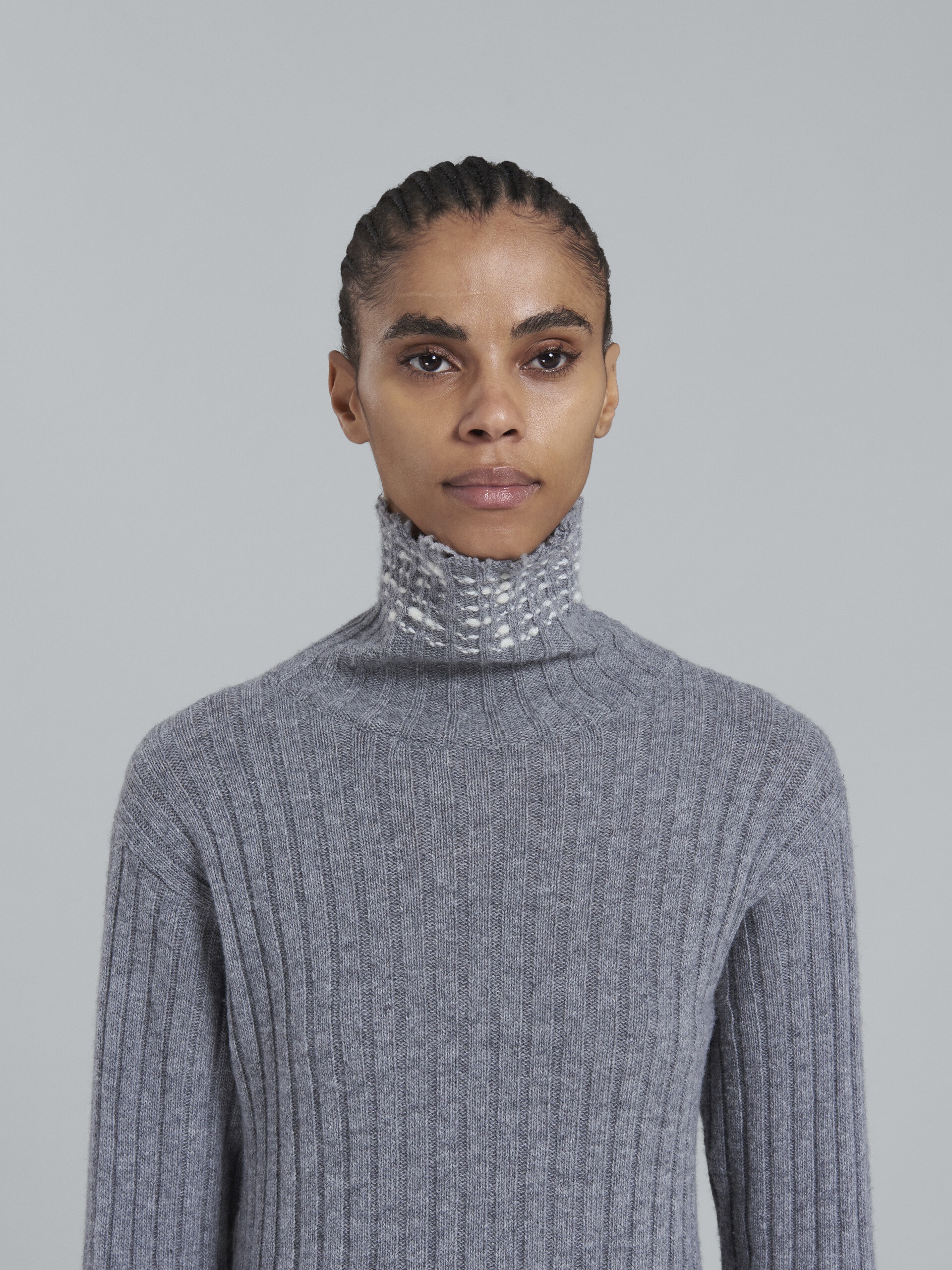 GREY KNITTED TURTLENECK - 4