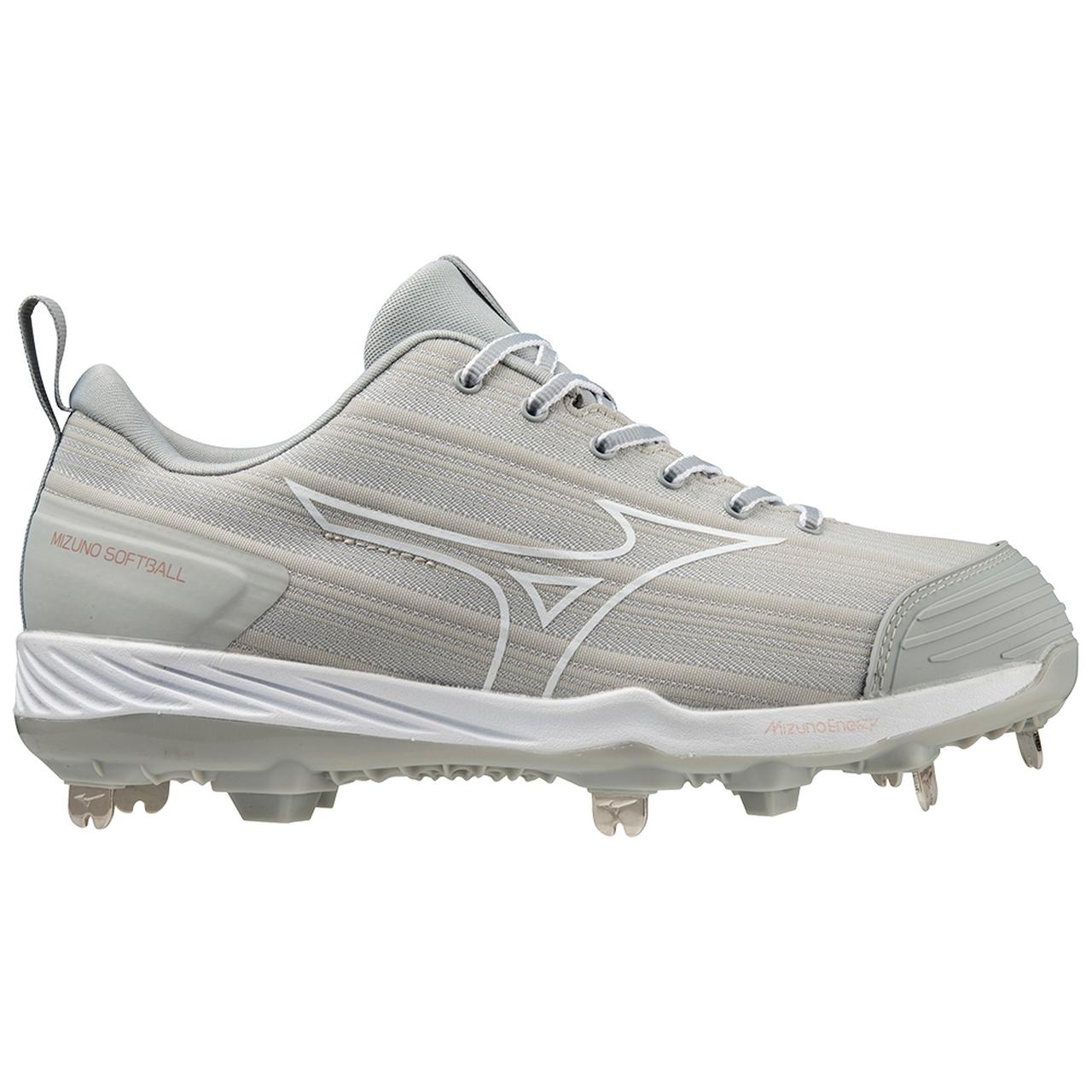 Mizuno Sweep 6 Low Women's Metal Fastpitch Softball Cleat - 6