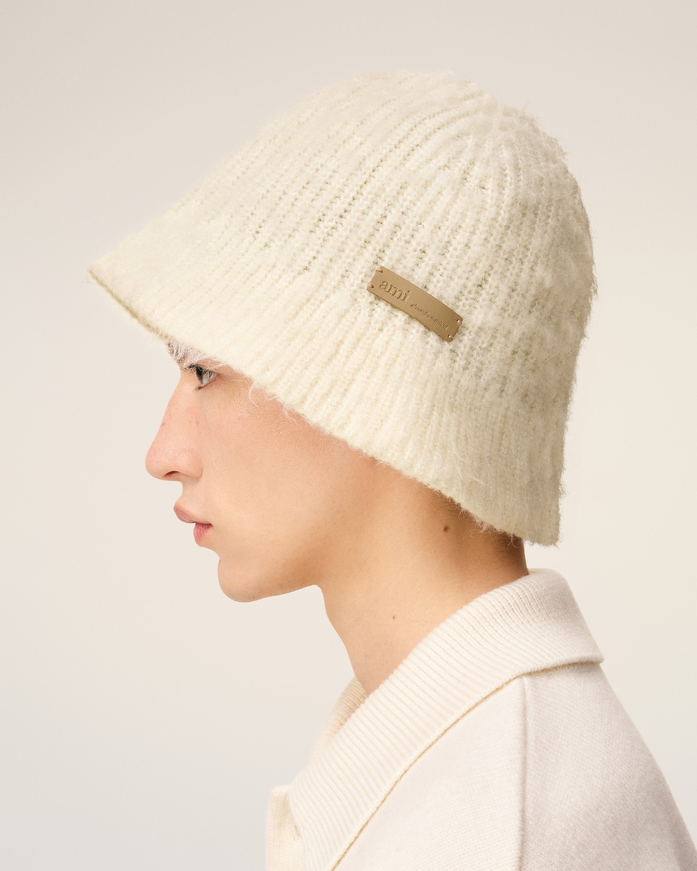 WHITE MOHAIR AMI BUCKET HAT - 6