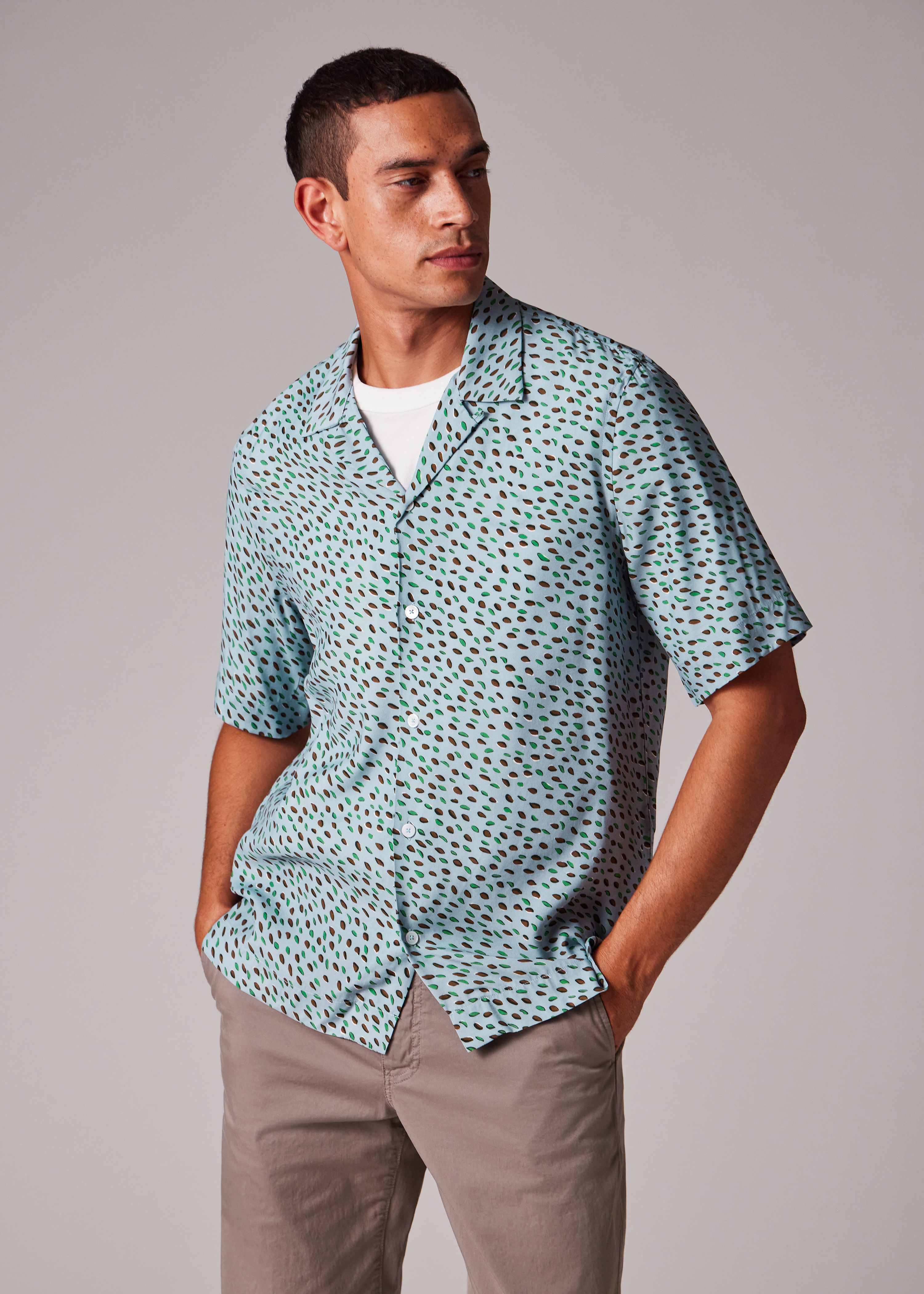 Light Blue 'Screen Dance' Print Short-Sleeve Shirt - 7