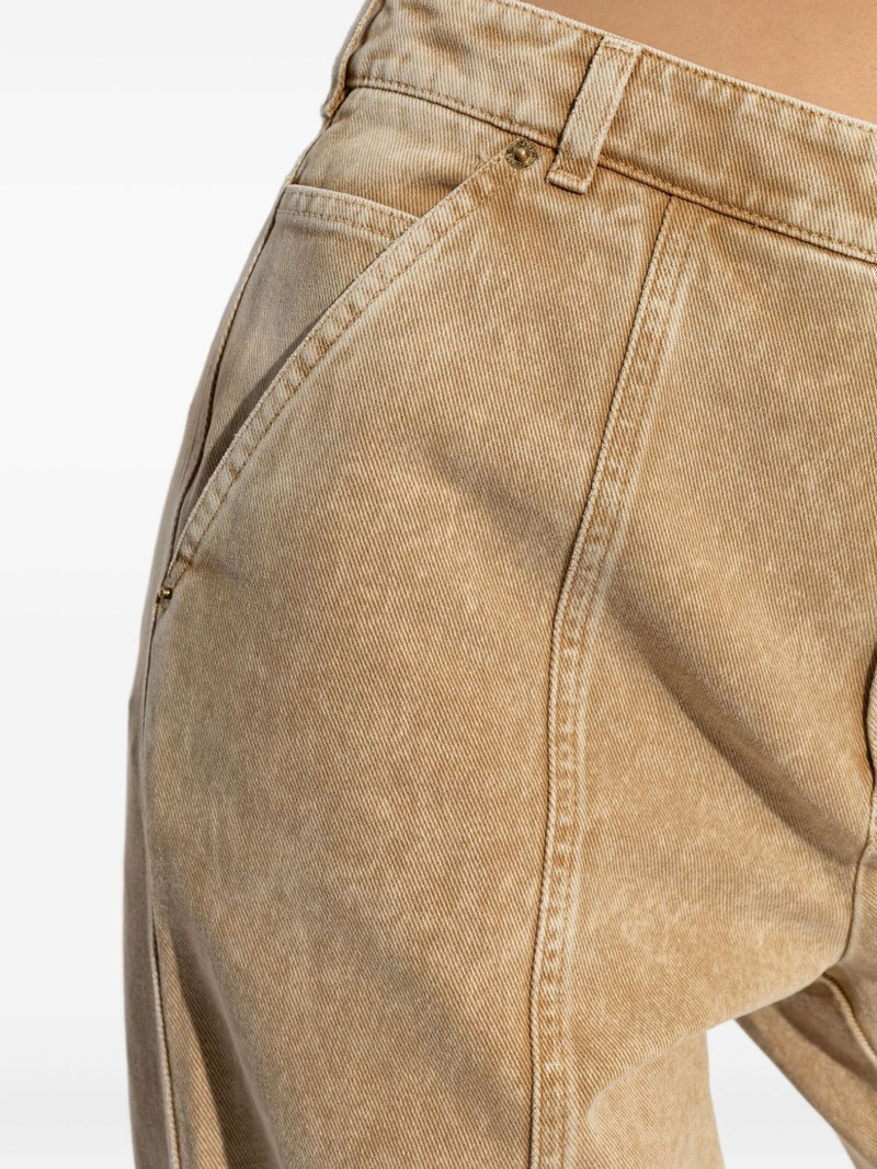 high-waisted jeans 5