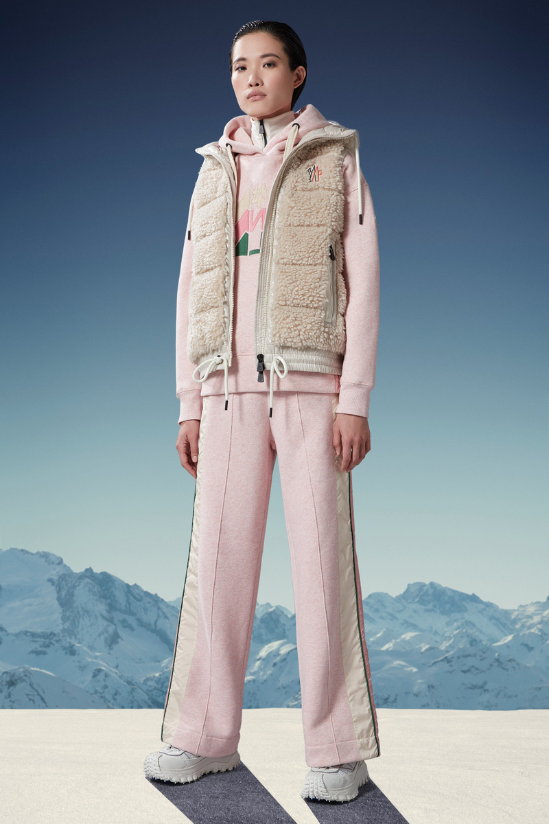 Moncler Teddy Down Vest outlook