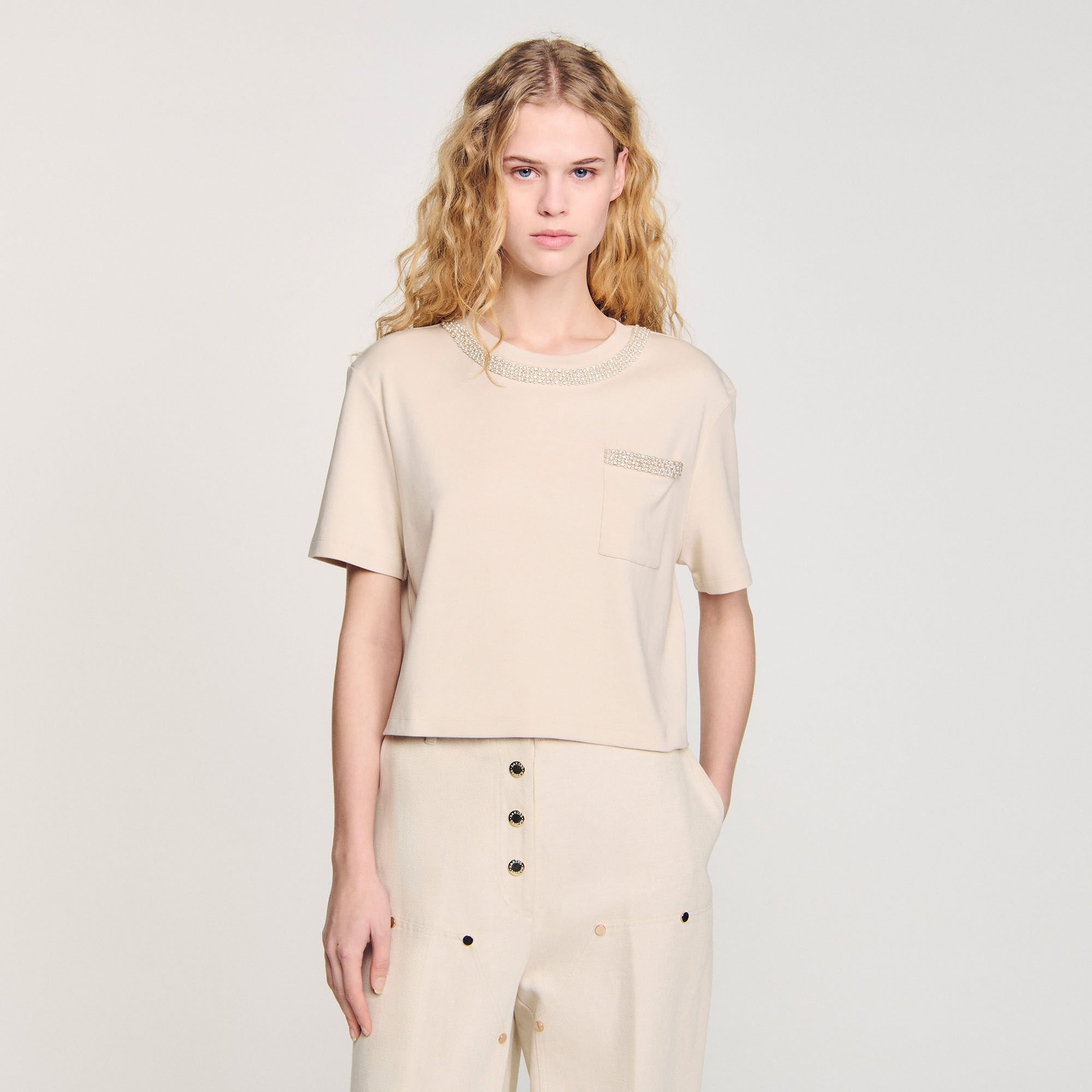 T-SHIRT WITH RHINESTONE DETAILS - 4