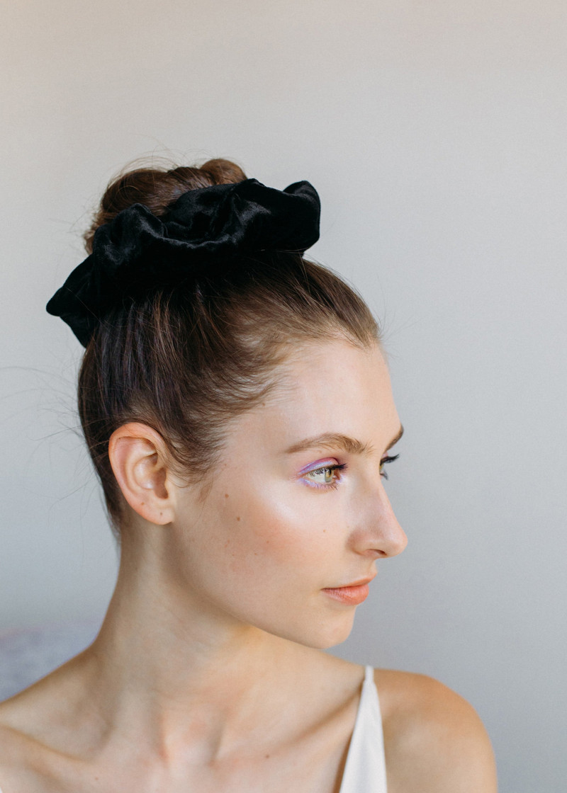 Velvet Scrunchie 3