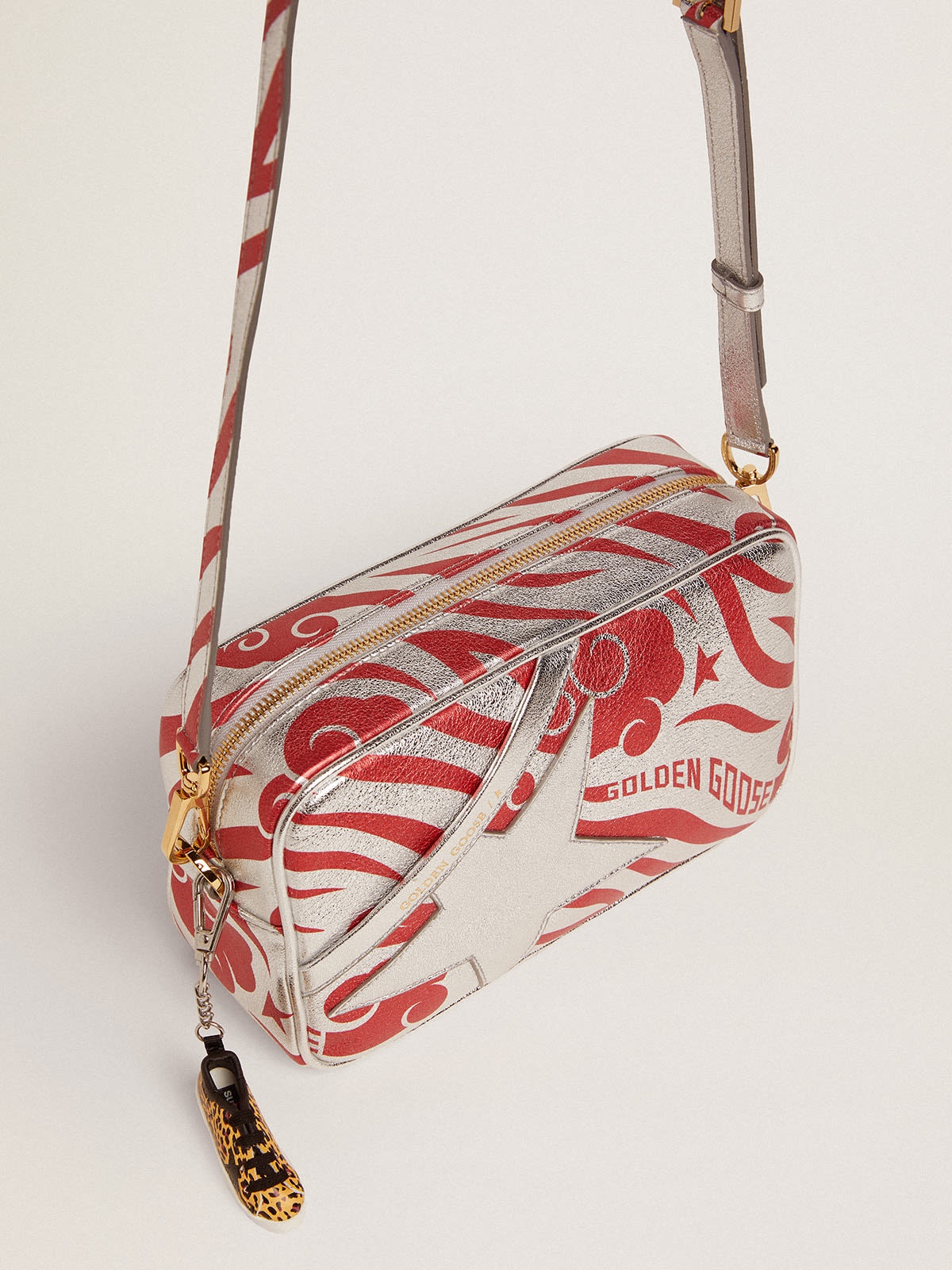 Star Bag in silver-colored laminated leather with tone-on-tone star and red tiger-striped CNY print - 2