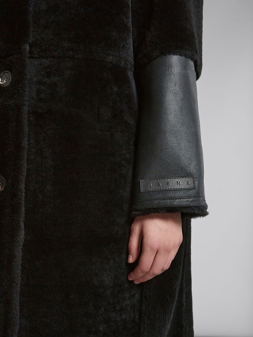 BLACK REVERSIBLE SHEARLING COAT - 5