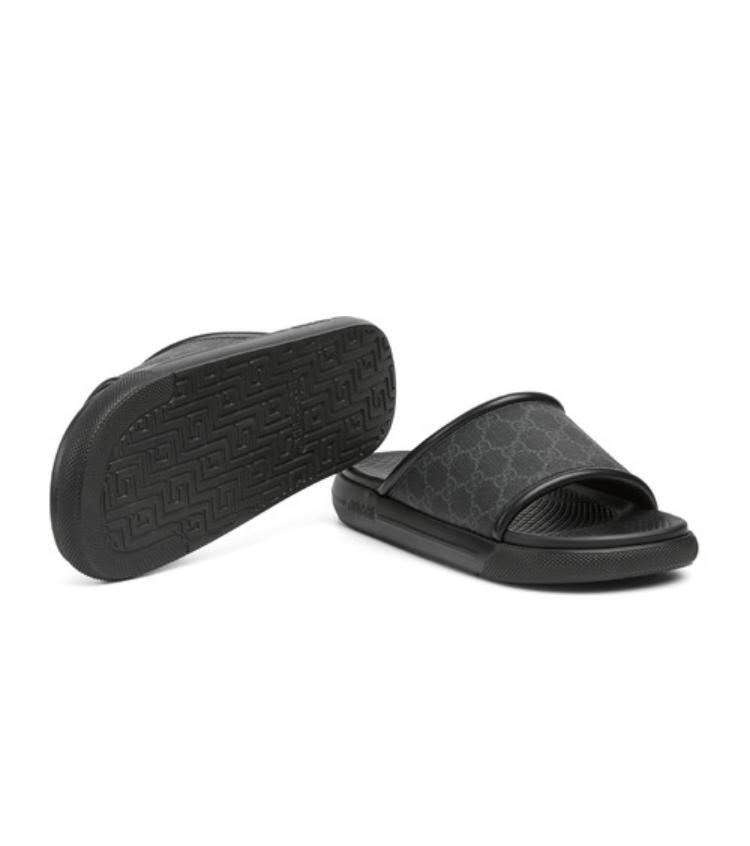 Gucci GG Supreme Canvas Slide Sandals - 2