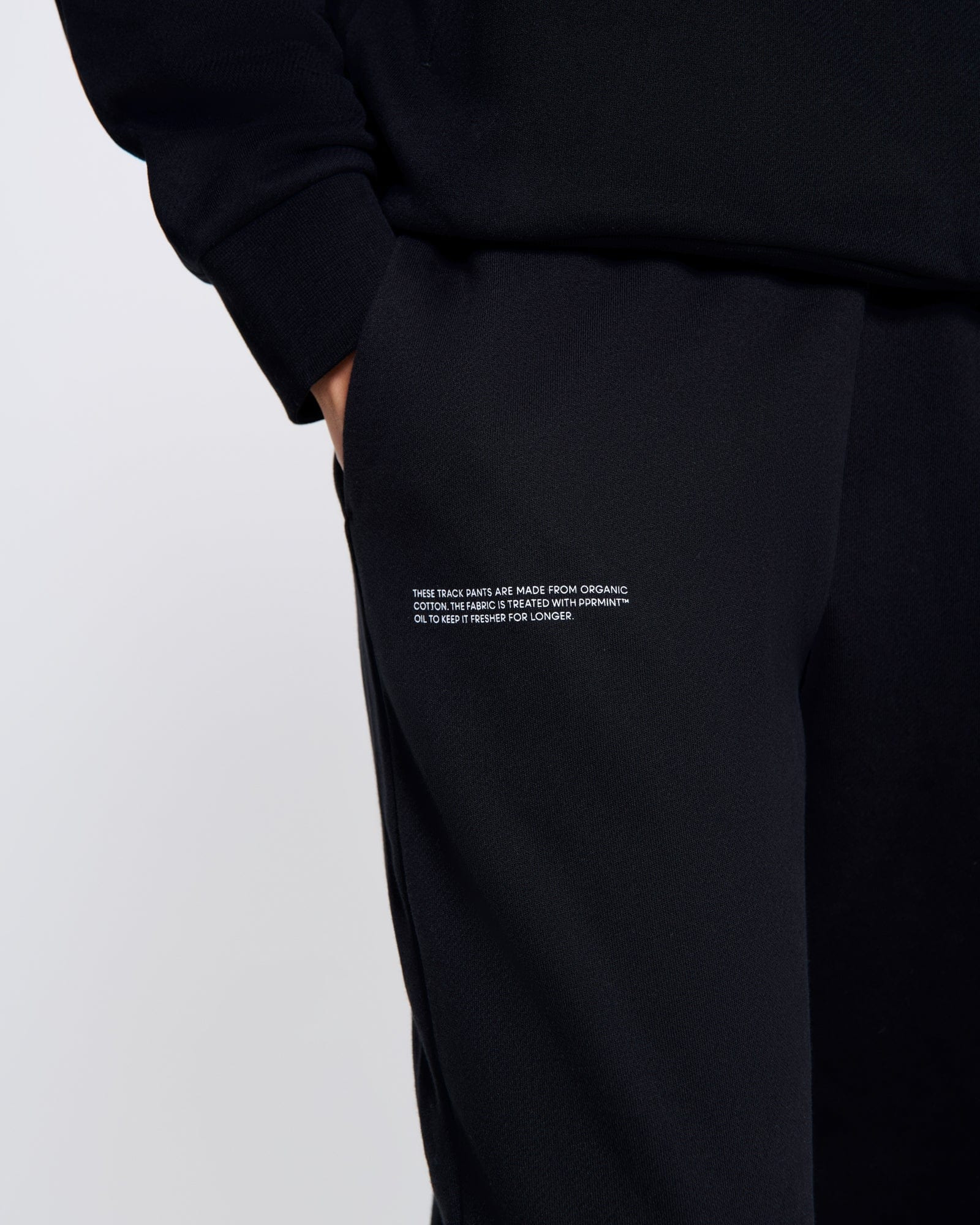 Womens 365 Midweight Track Pants - Black - 4