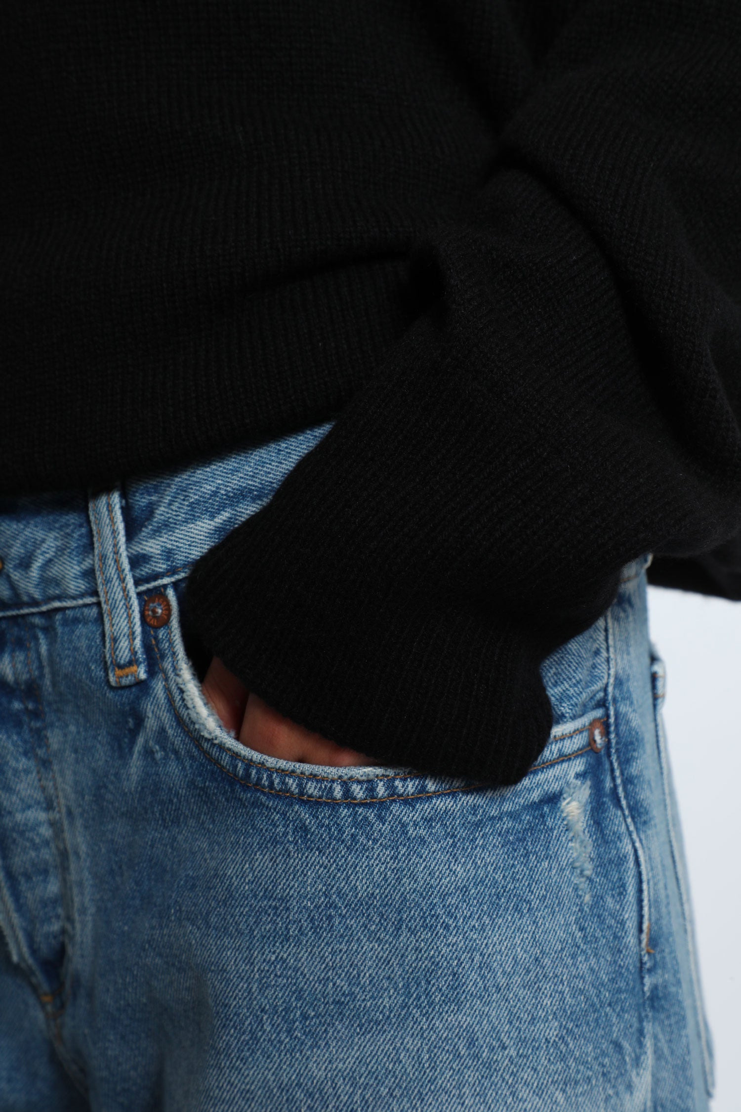 Low Rise Loose Fit Jeans - 4