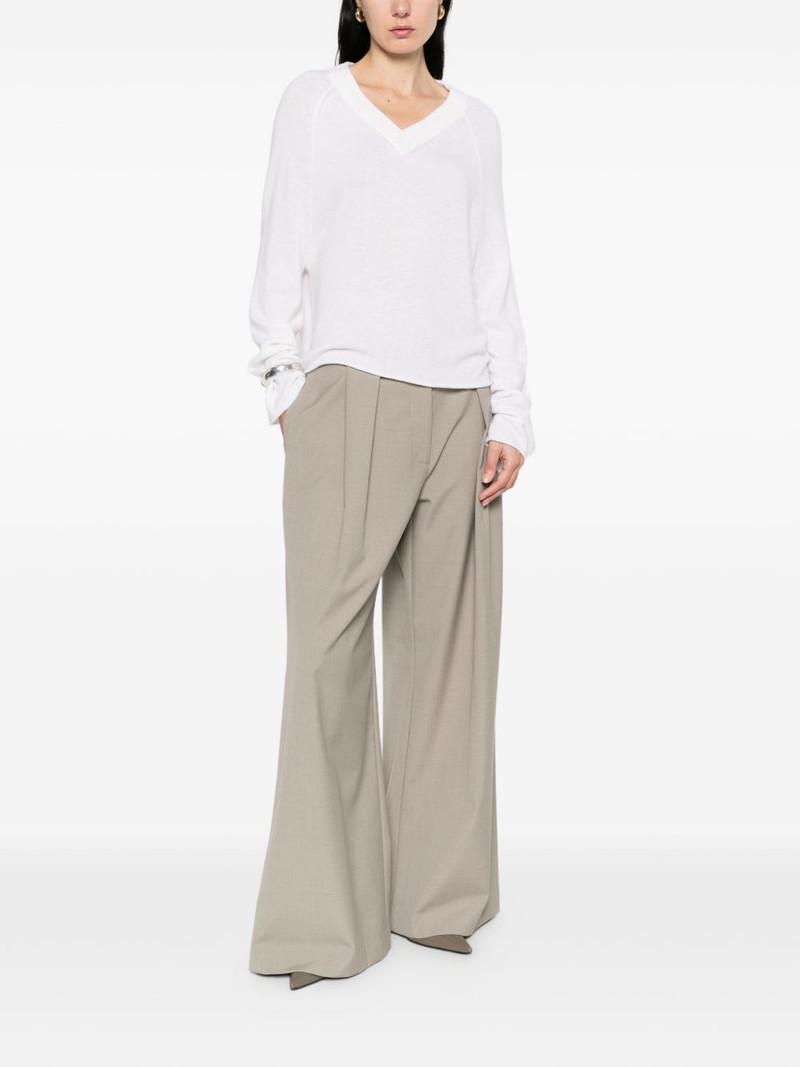 Allude V-neck sweater outlook