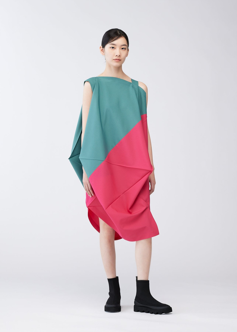 SWITCHING VOLUME DRESS 4