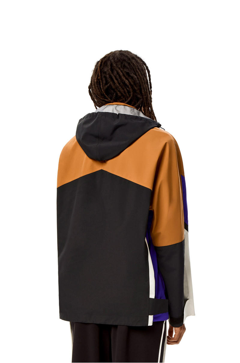 Hooded parka in Gore-Tex 4