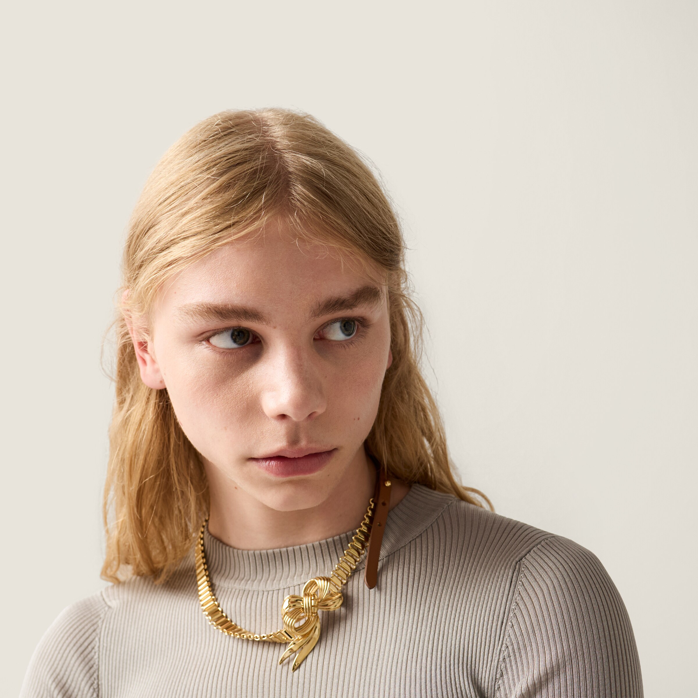 Metal and leather necklace - 2