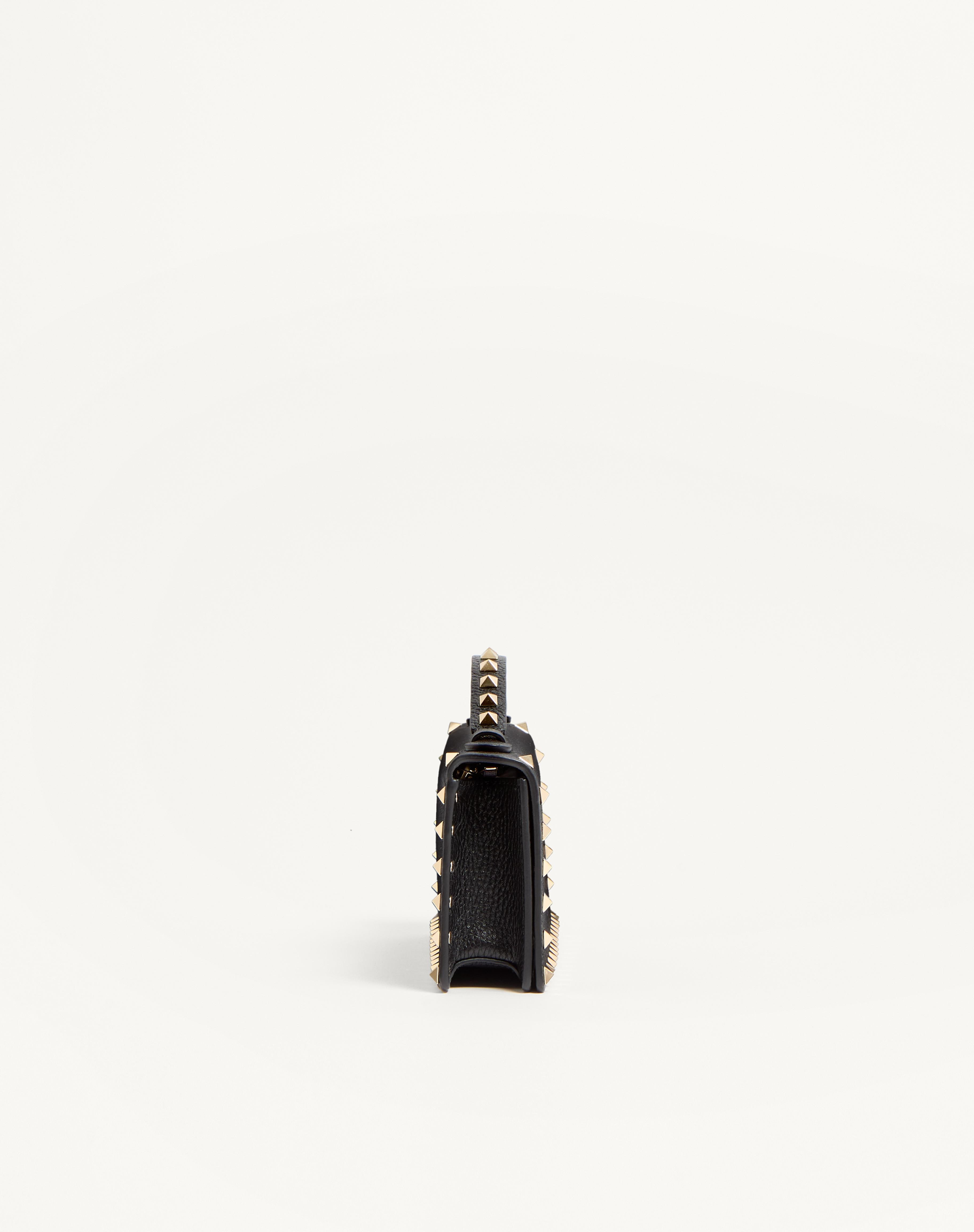 ROCKSTUD WALLET WITH CHAIN IN GRAINY CALFSKIN - 4
