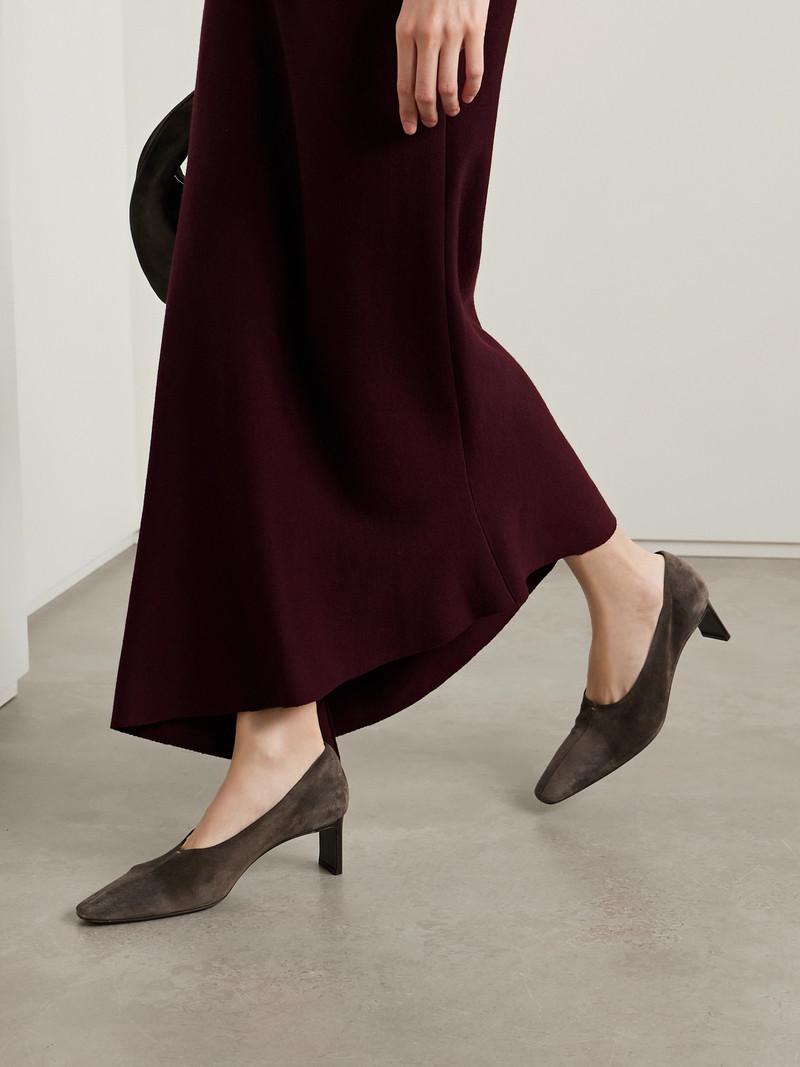 KHAITE Cecilia Suede Pumps outlook