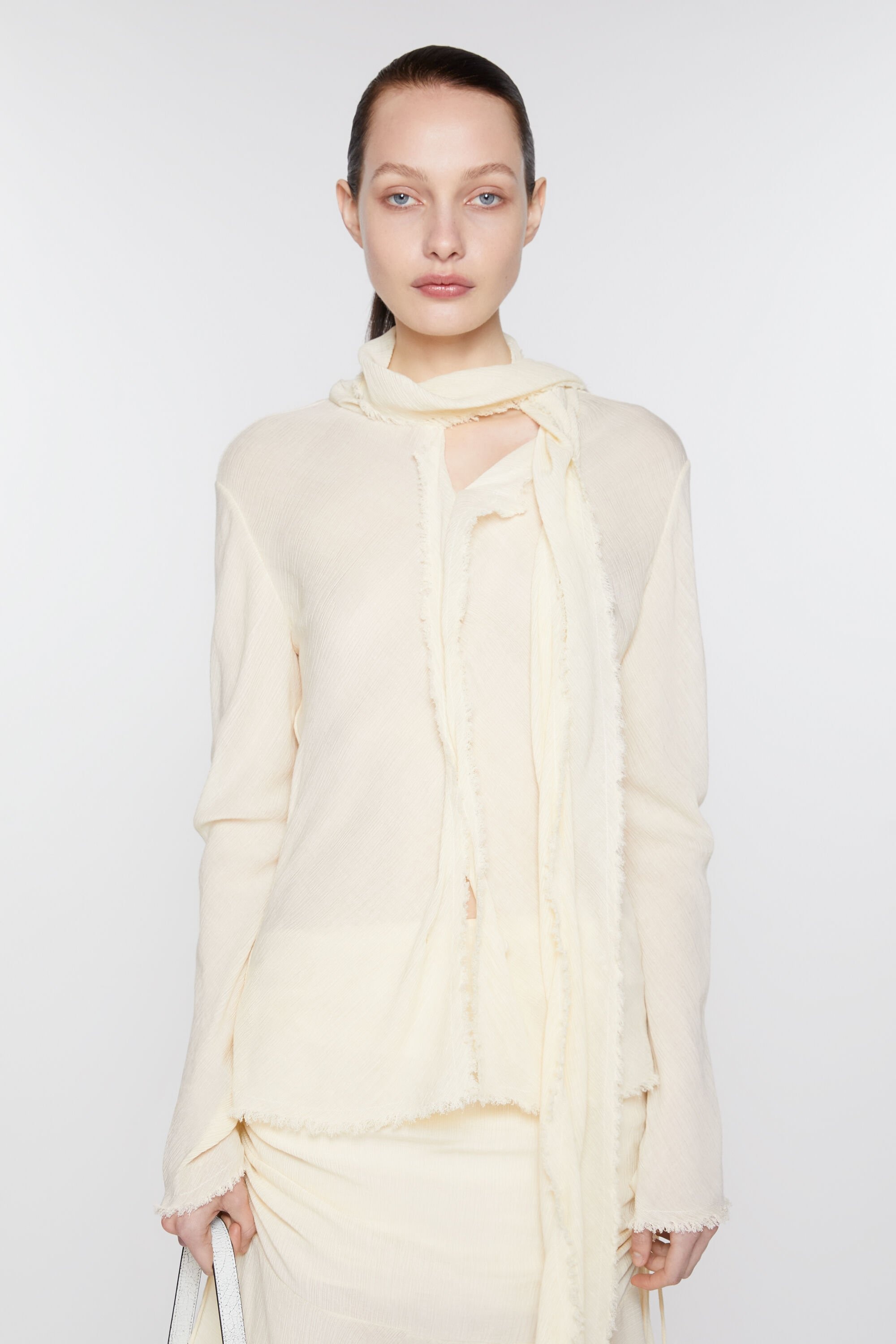 Crepe scarf blouse - Warm white - 2