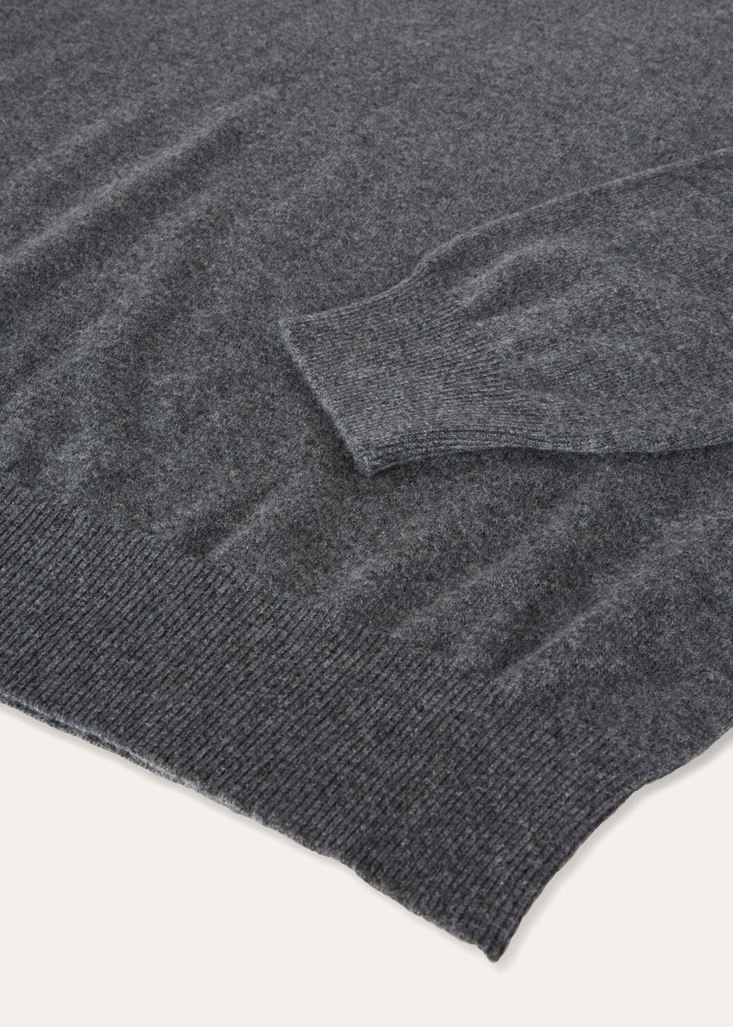 Classic V-Neck - 7