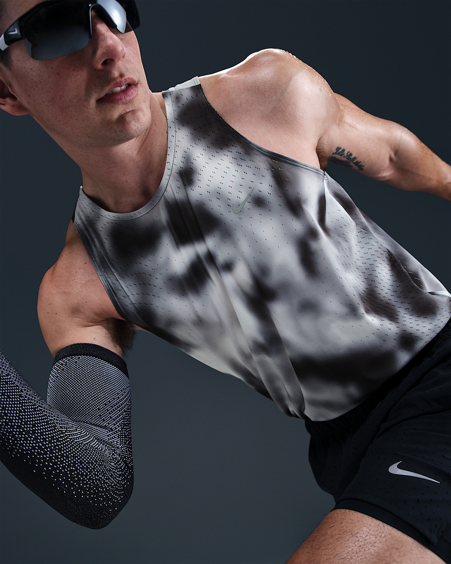 Nike Running Division Breathe Men's Dri-FIT ADV Running Tank Top - 3