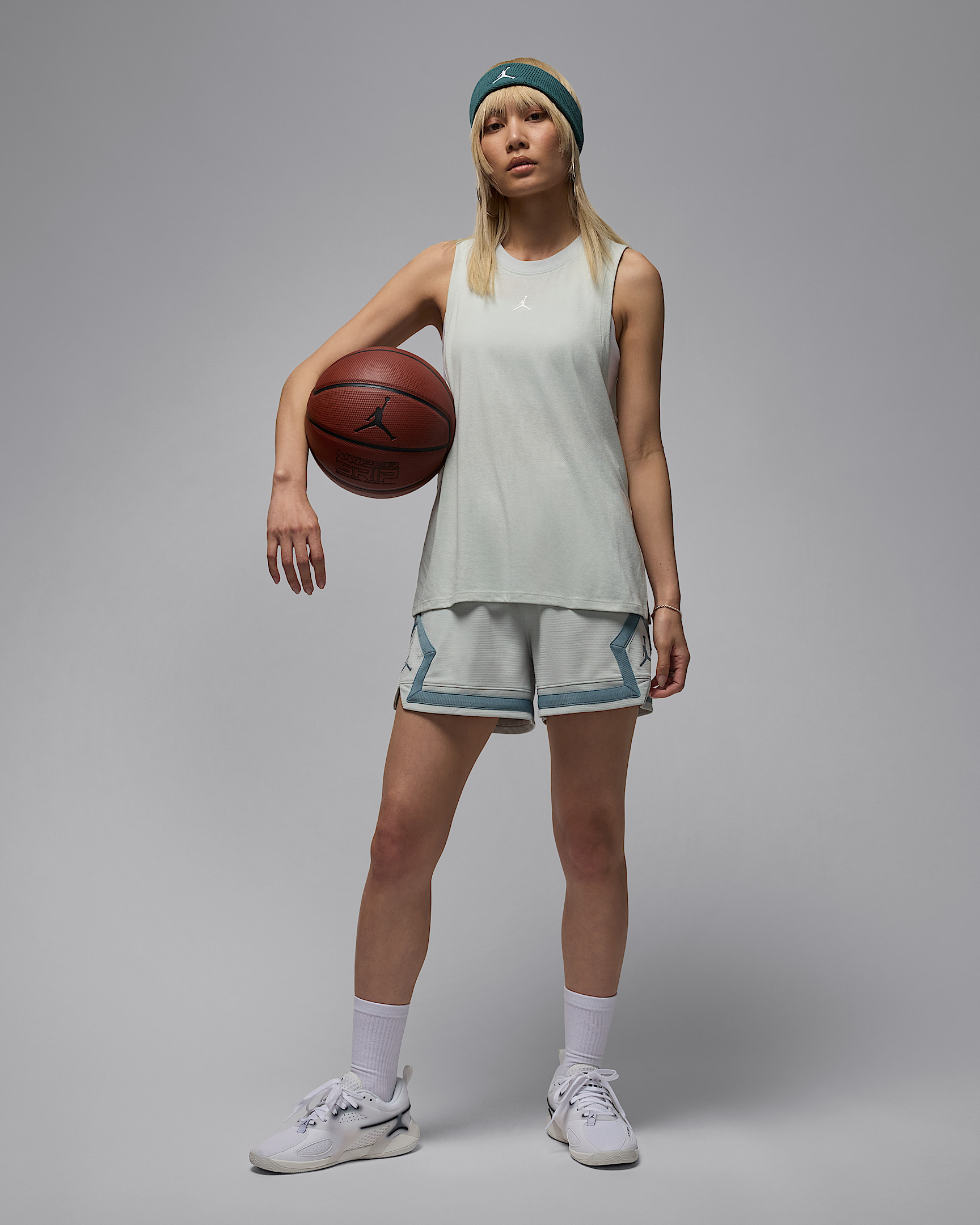 Jordan Sport Women's Diamond Tank Top - 6