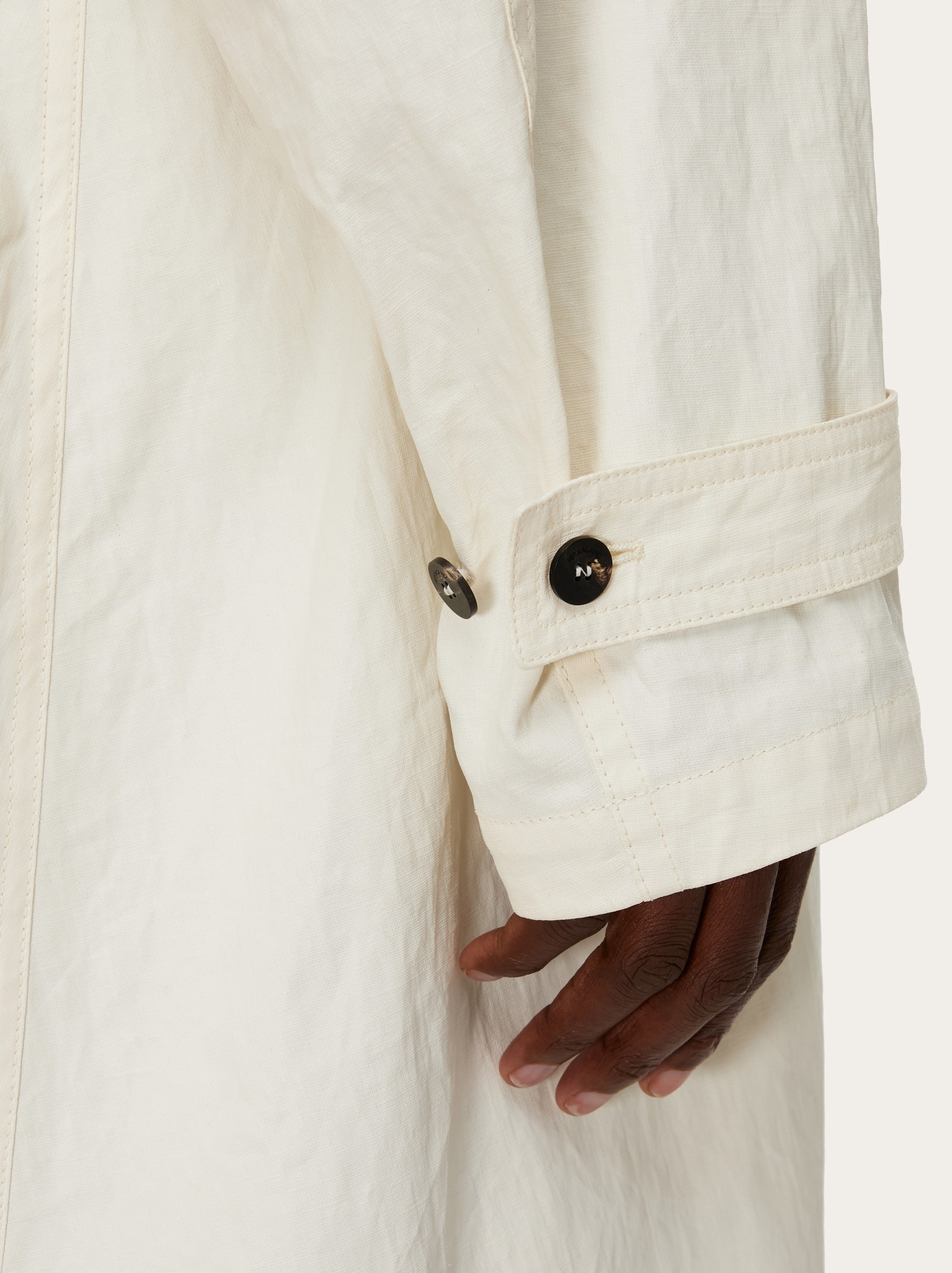 Asymmetric voluminous trench - 5