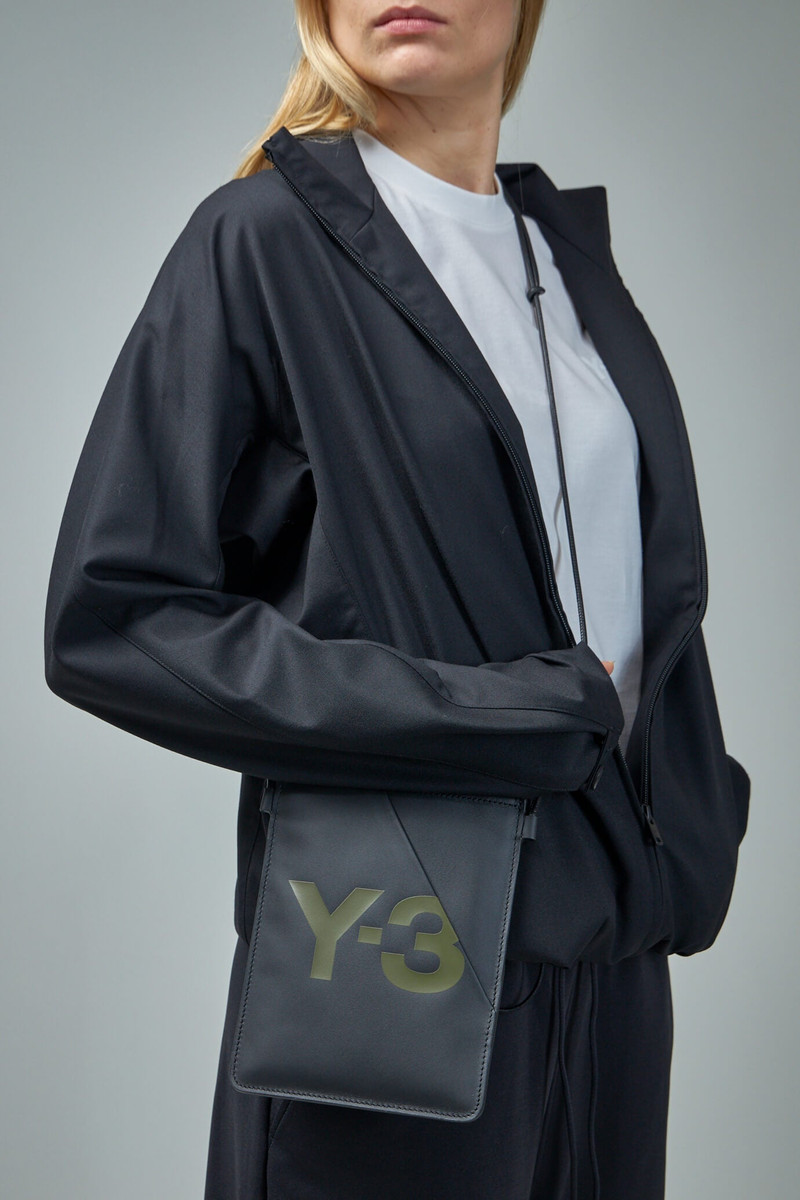Y-3 Y-3 Cross Body outlook
