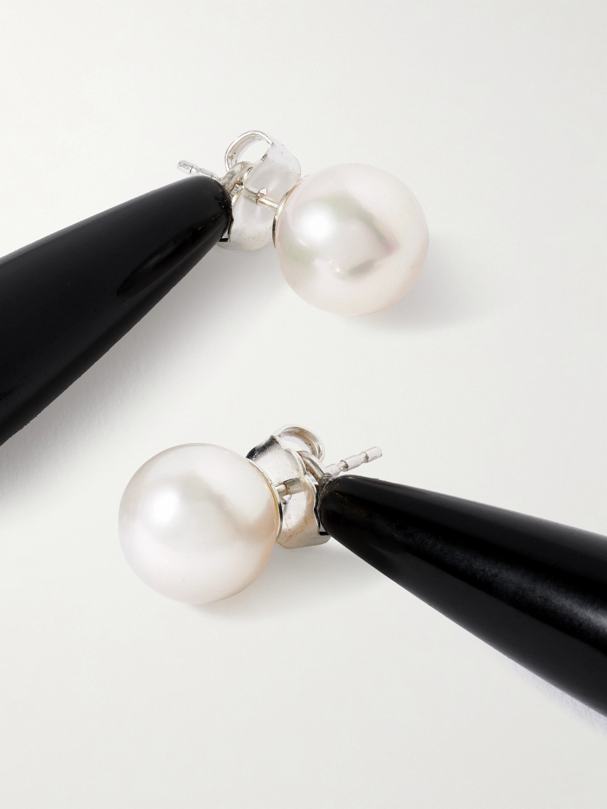 Small Angelyne Silver, Onyx And Pearl Earrings - 3