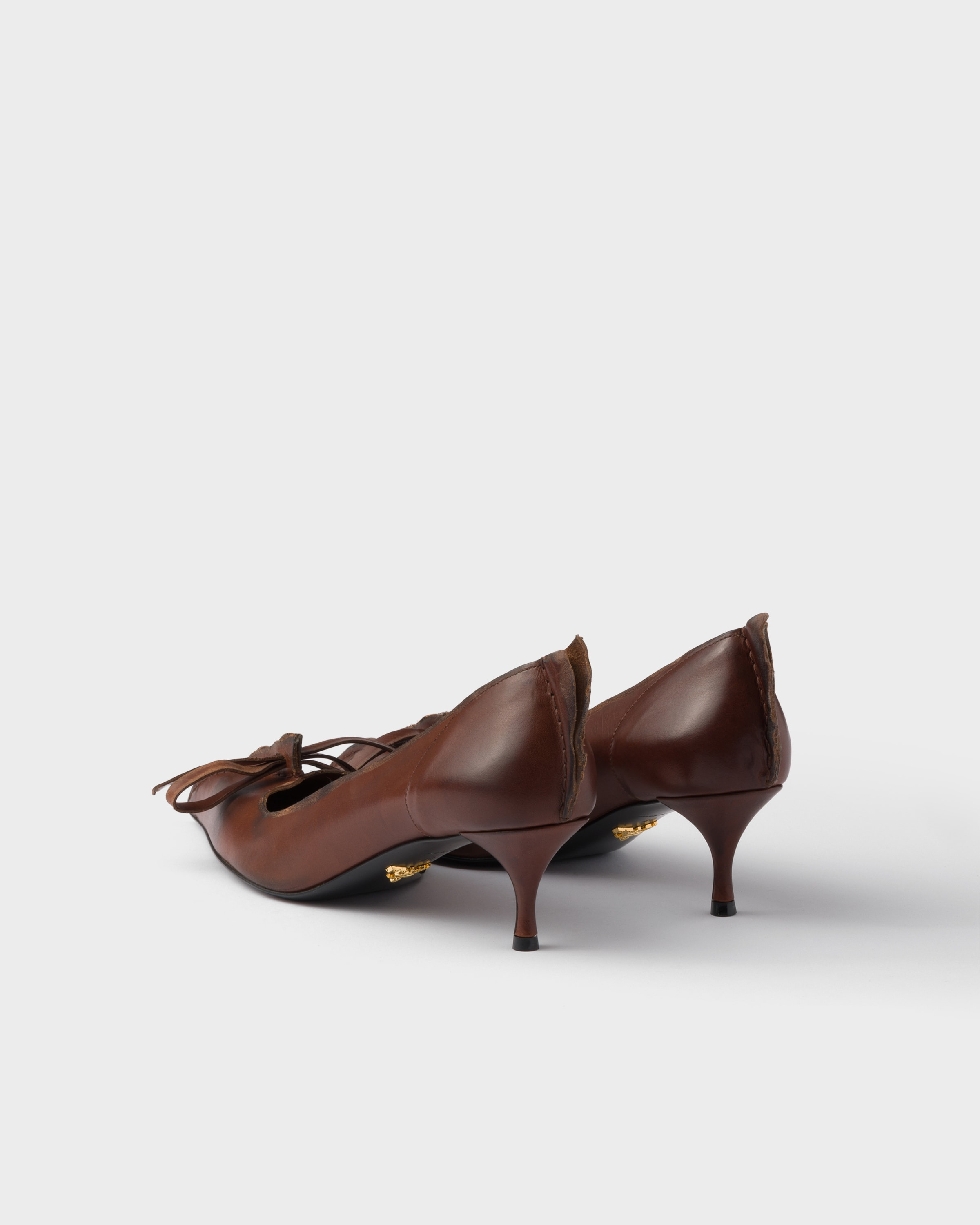 Antiqued leather pumps - 5