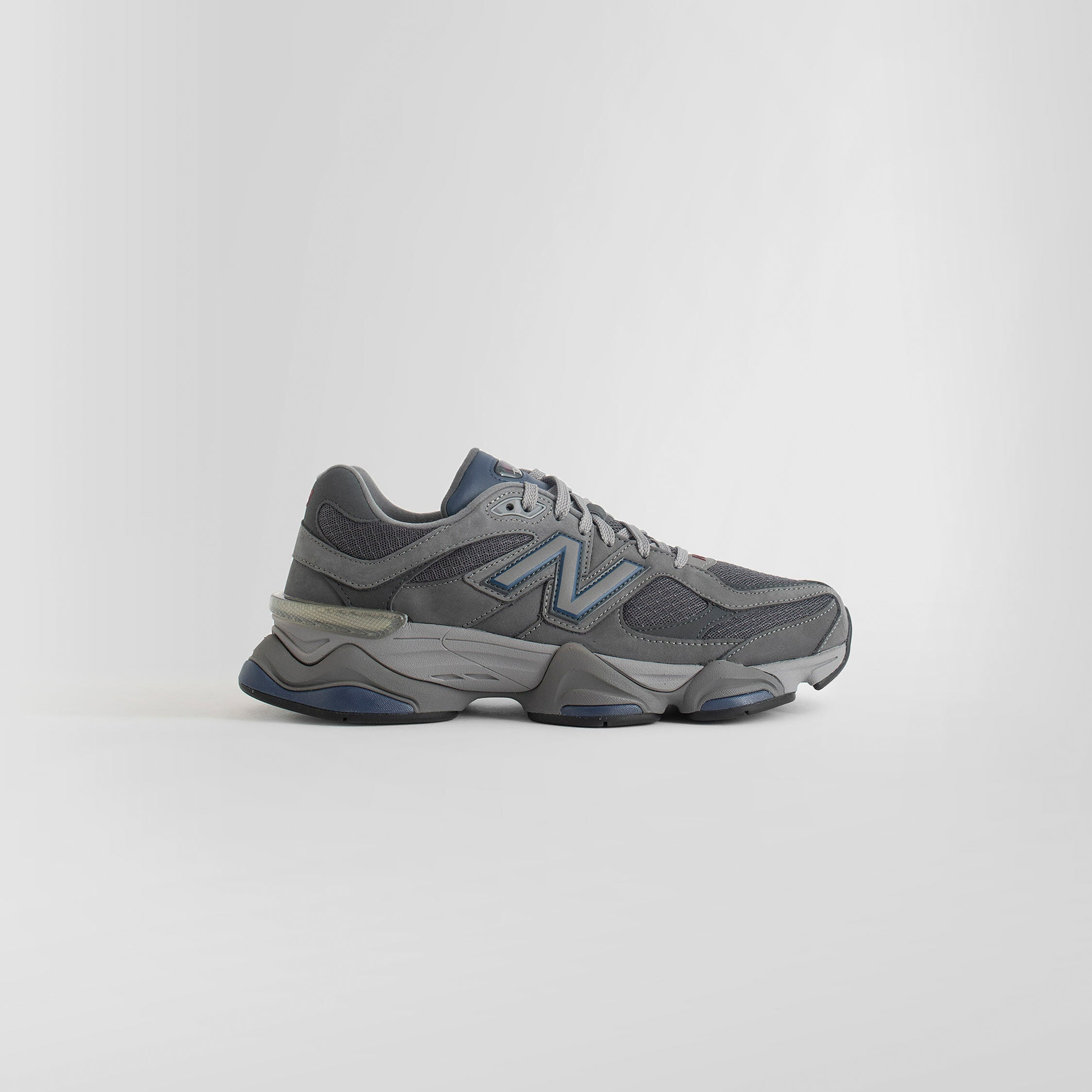 NEW BALANCE UNISEX GREY SNEAKERS - 7