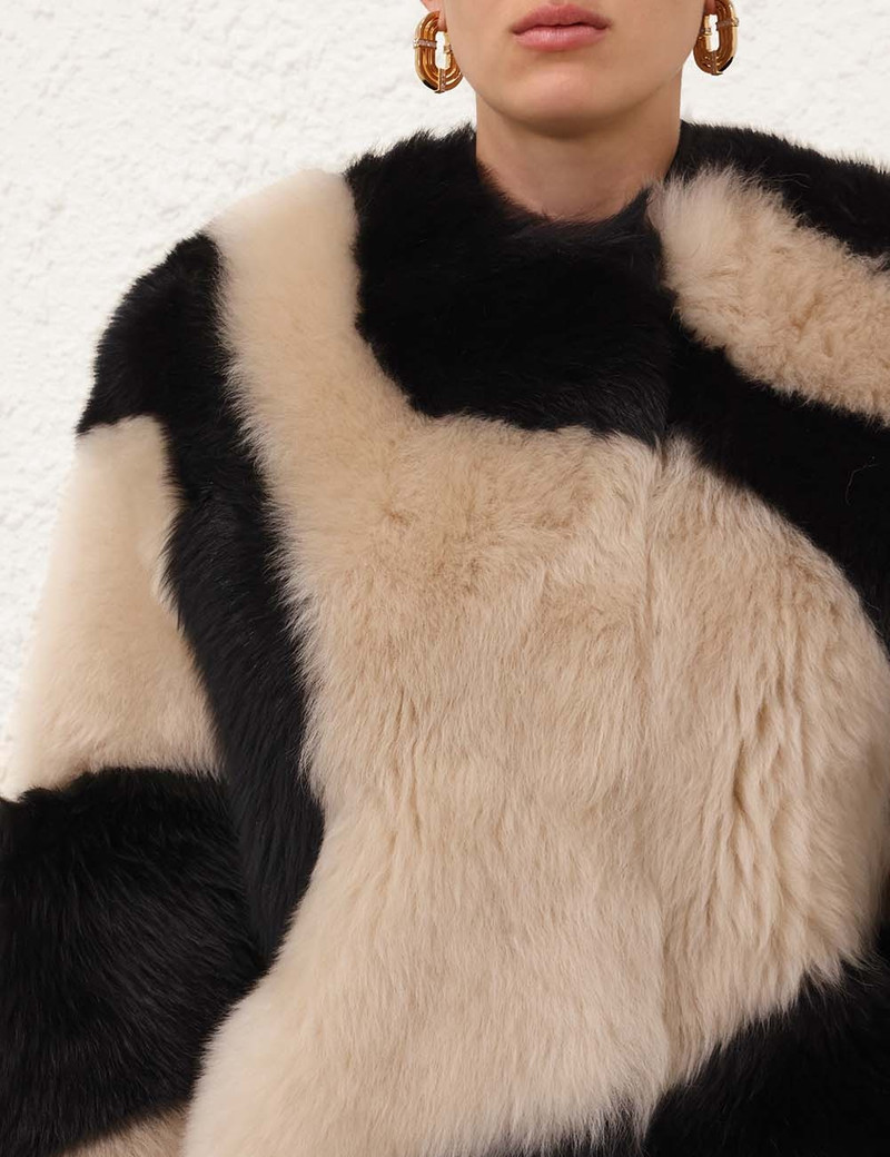 ILLUSTRATION SWIRL COAT 5