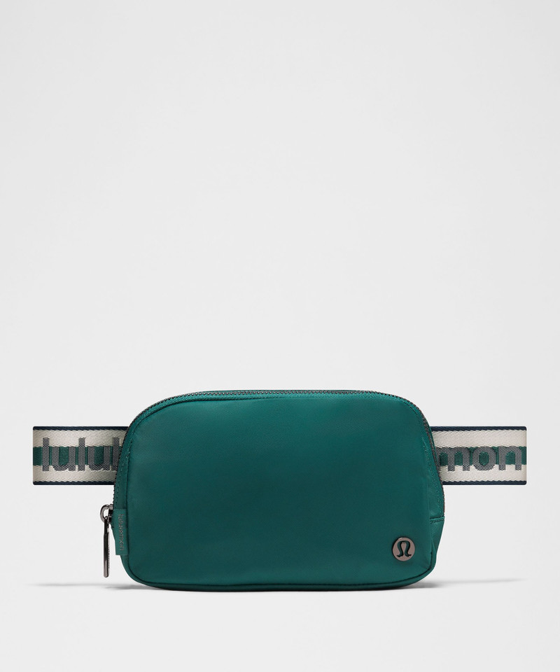 Everywhere Belt Bag 1L *Striped Wordmark 1