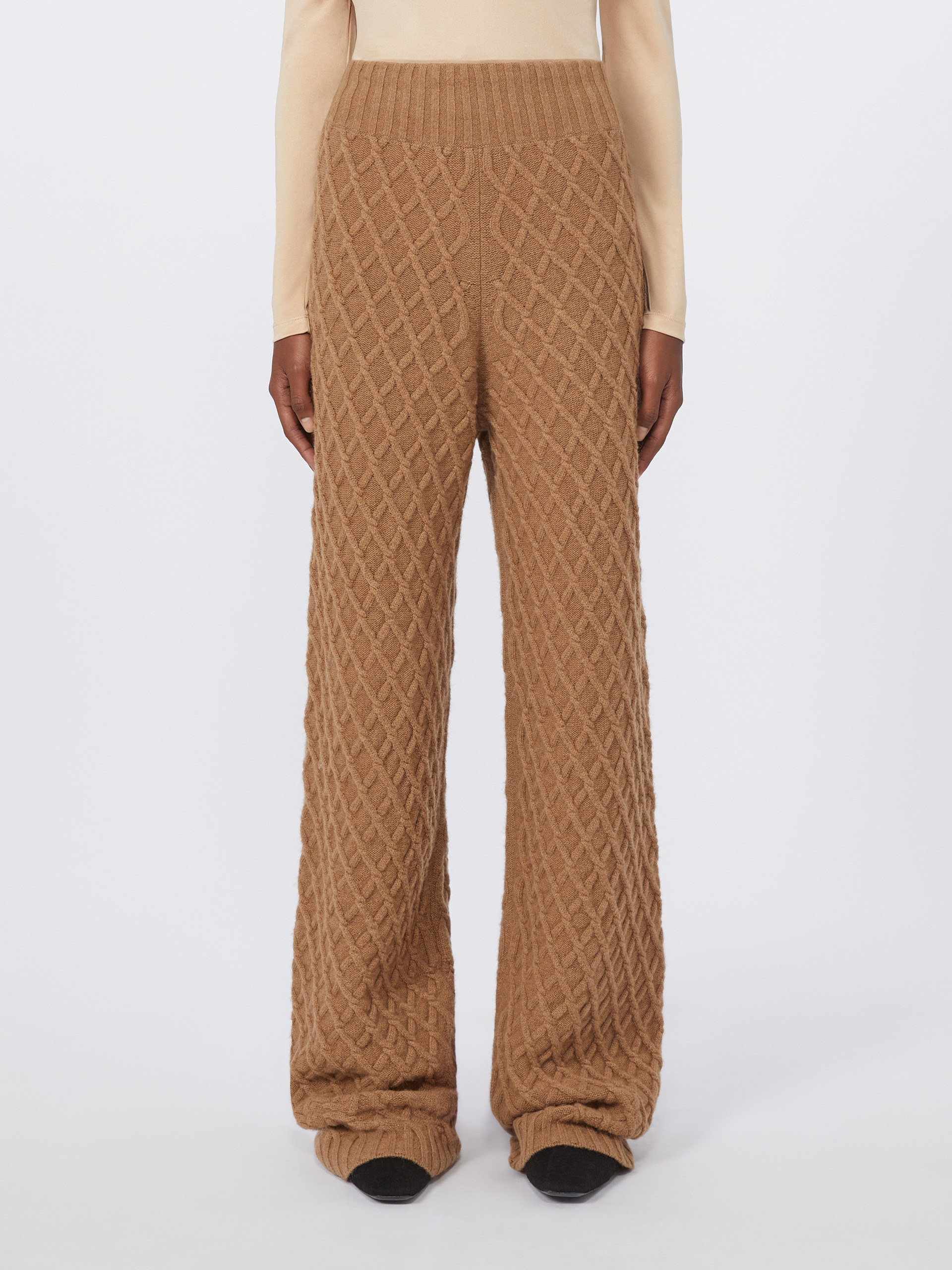 PEVERA Long, camel-yarn trousers - 3