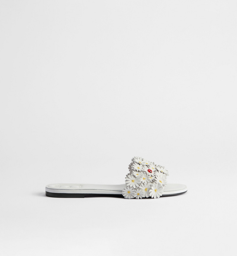 Dior Bloom Slide 1