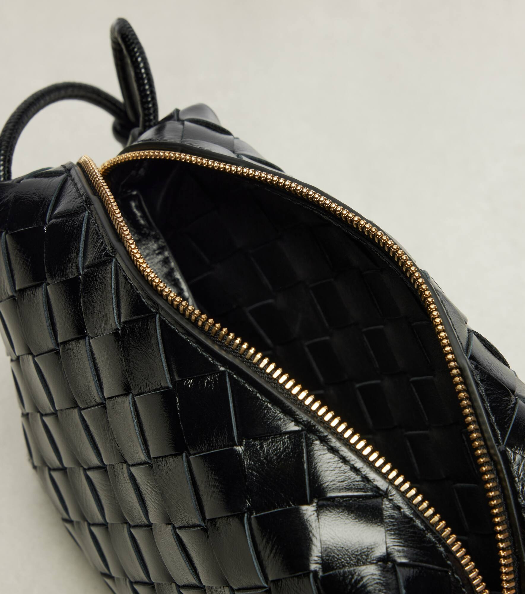 Loop Mini leather crossbody bag - 3