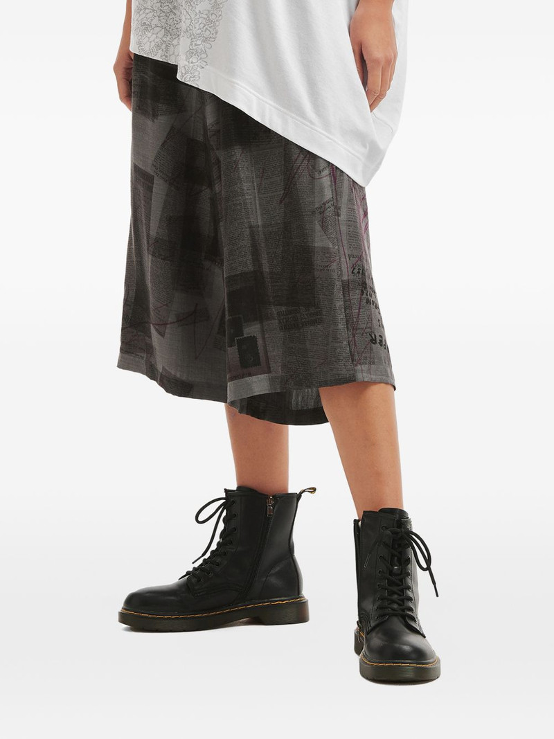 newspaper-print wide-leg trousers 3
