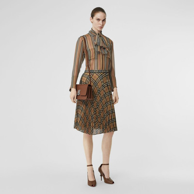 Burberry Vintage Check Chiffon Pleated Skirt outlook