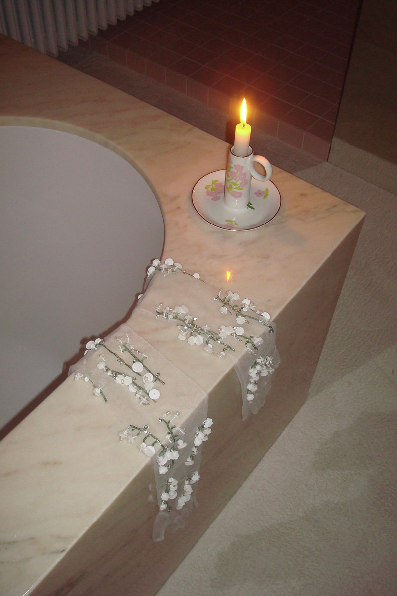 Hand-embroidered gloves 4