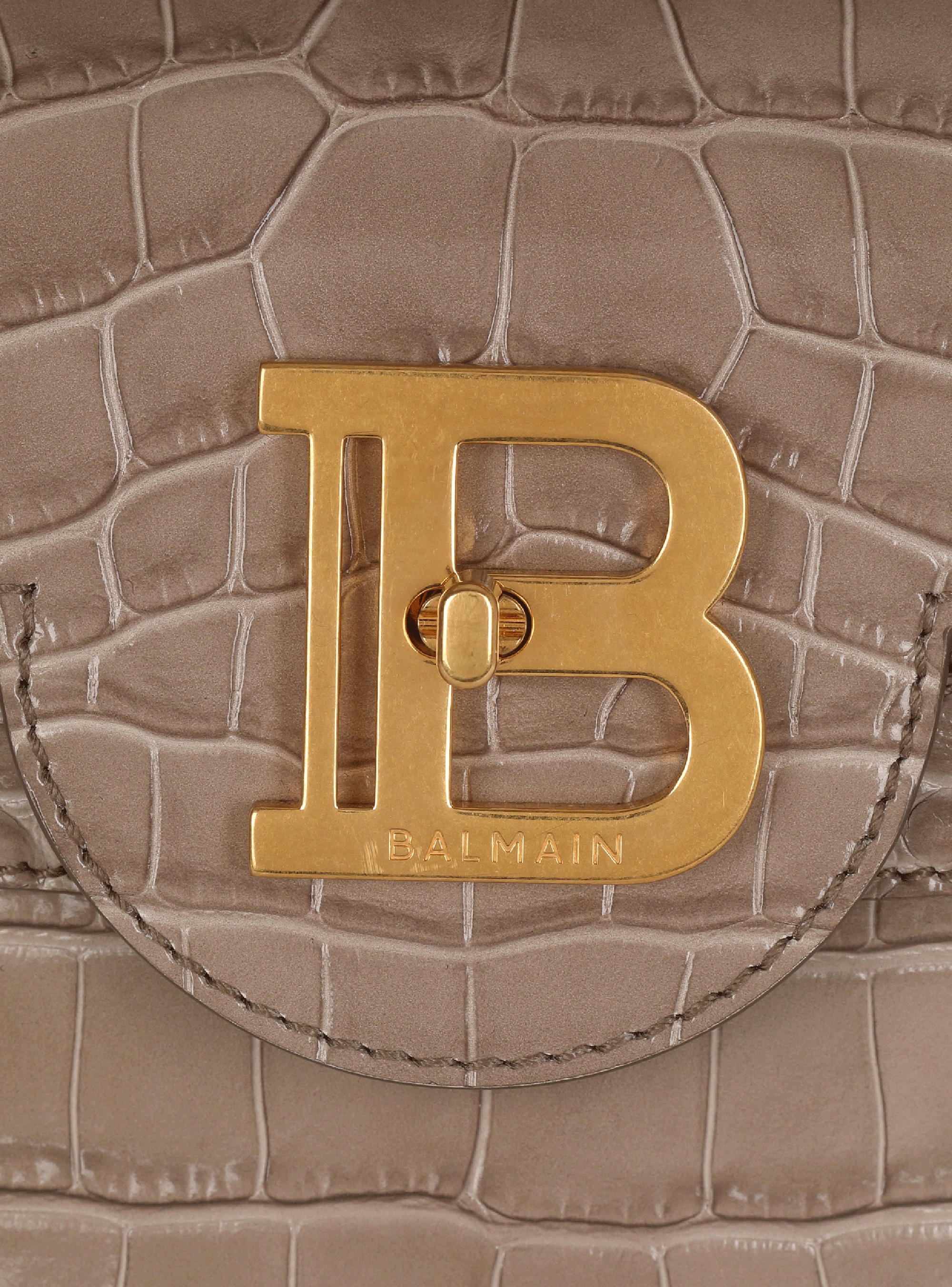 Crocodile-embossed leather B-Buzz 23 bag - 7